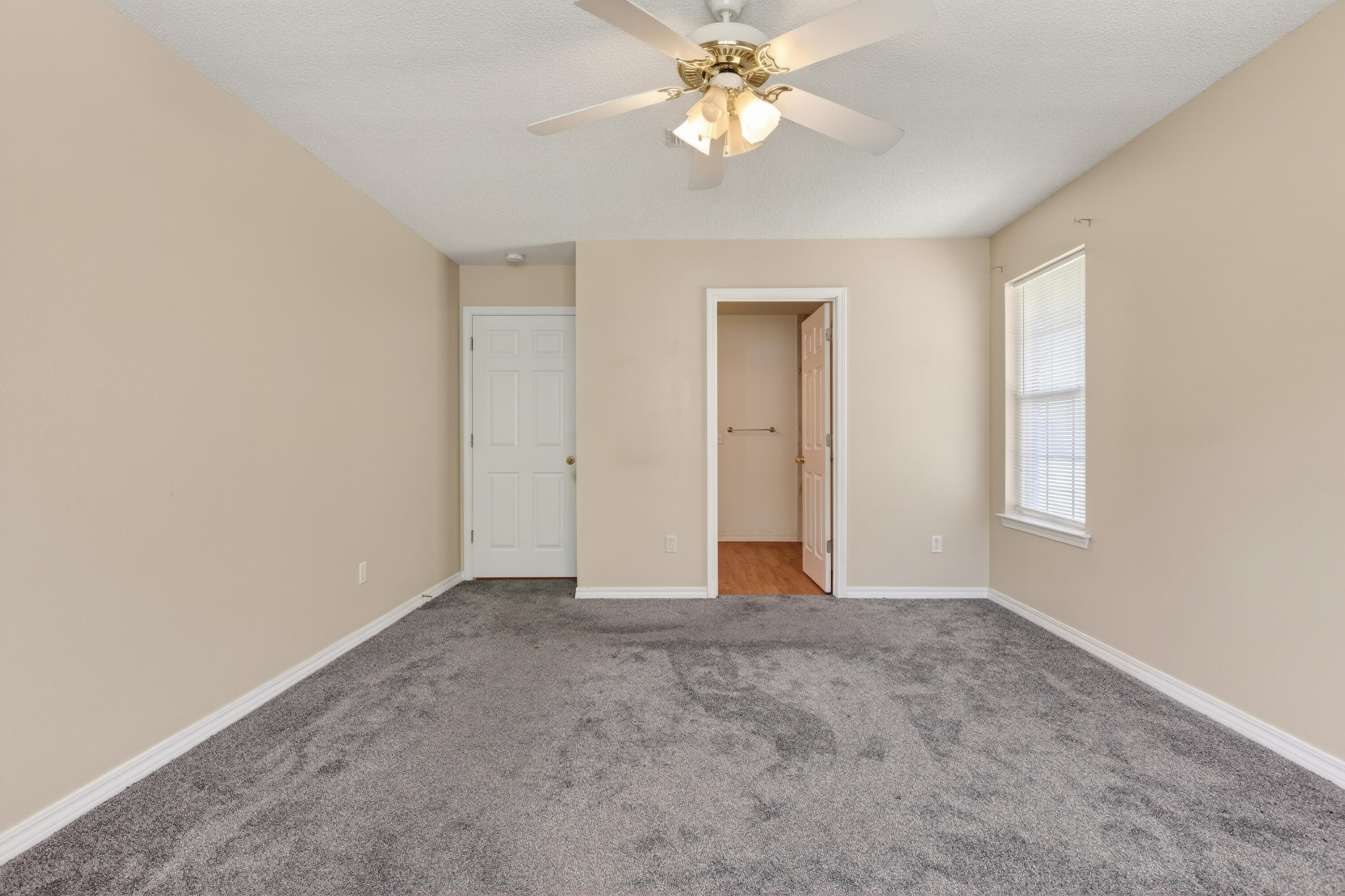 WHISPERWOODS - Residential