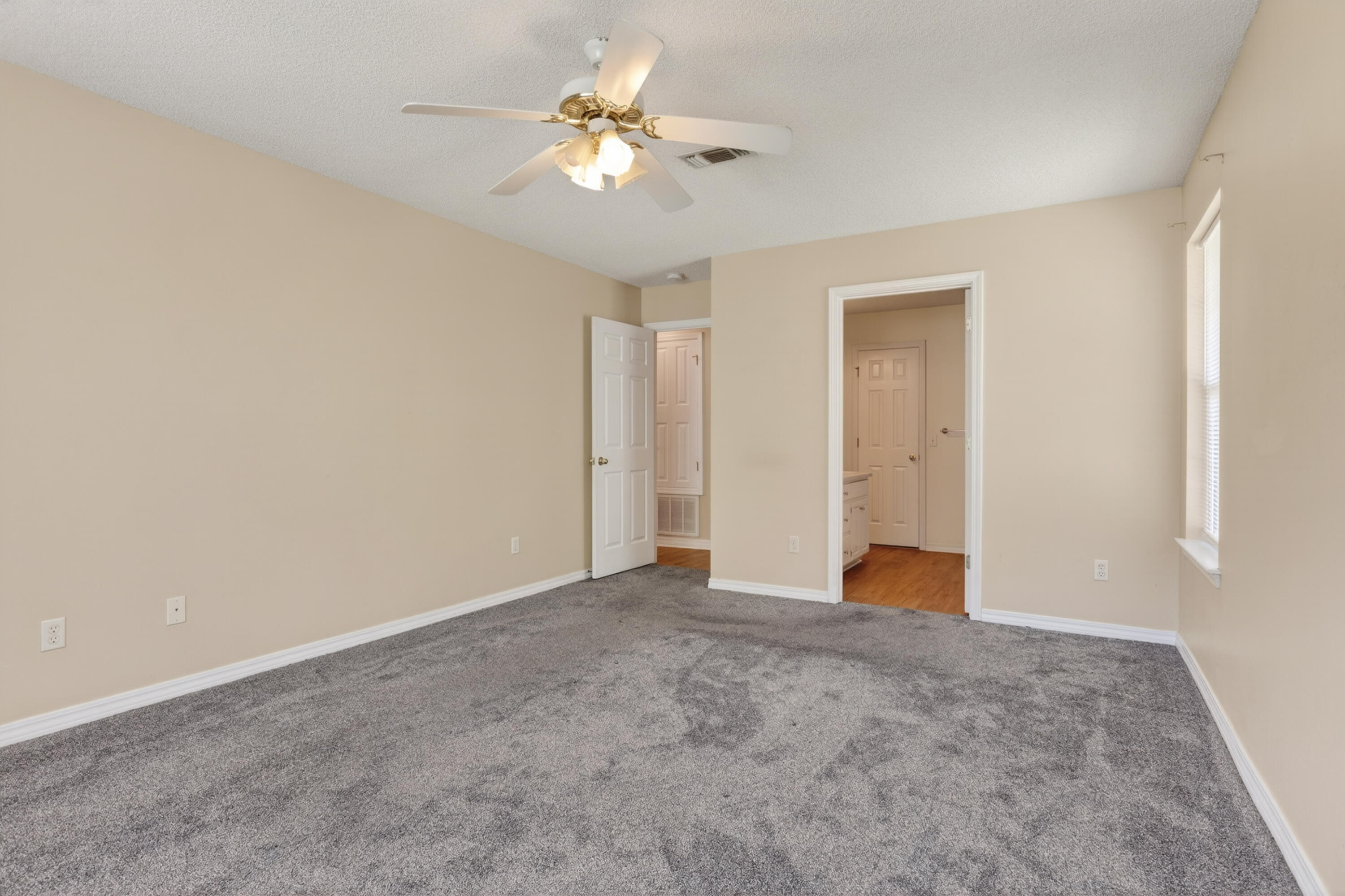 WHISPERWOODS - Residential