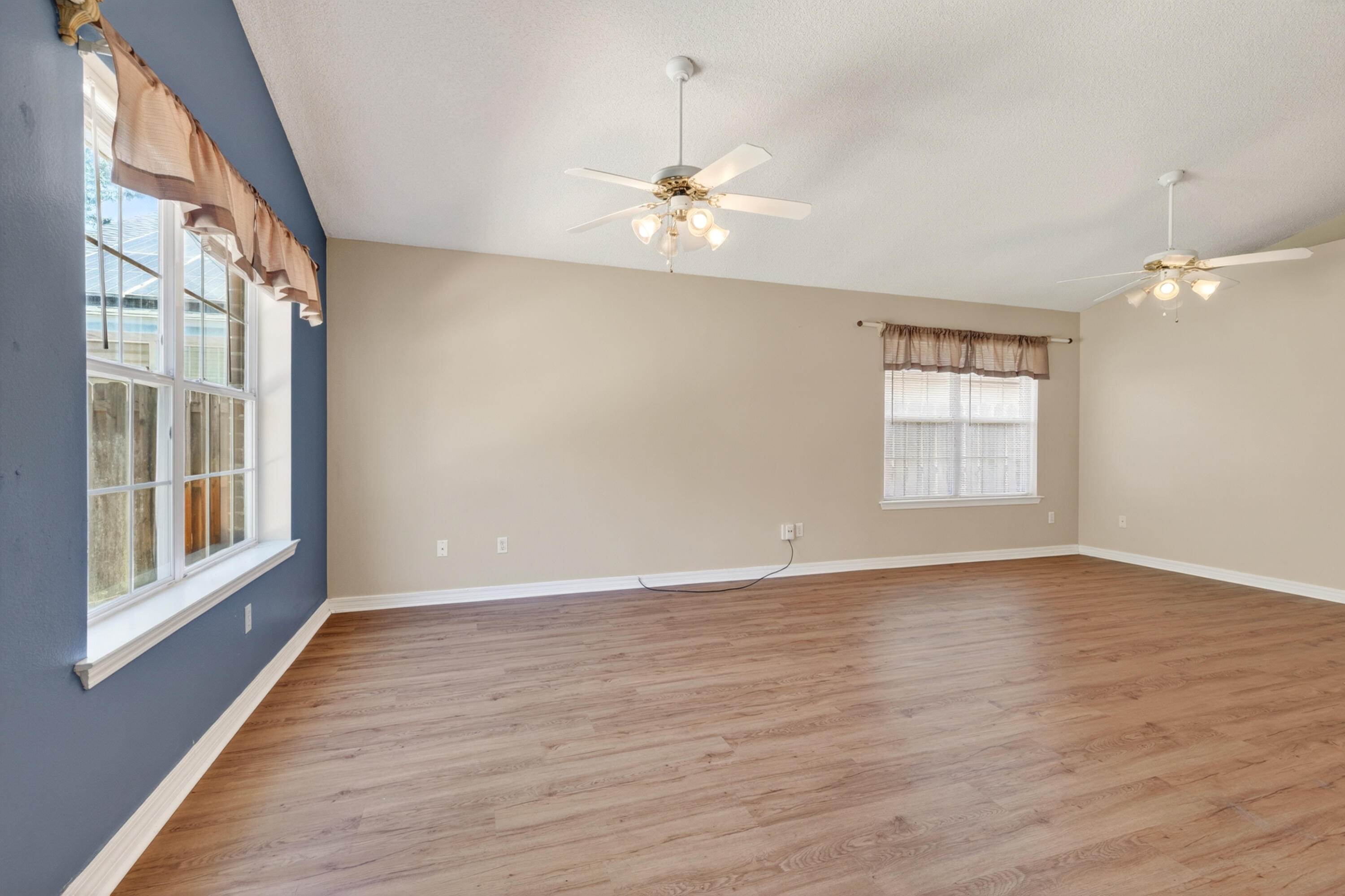 WHISPERWOODS - Residential