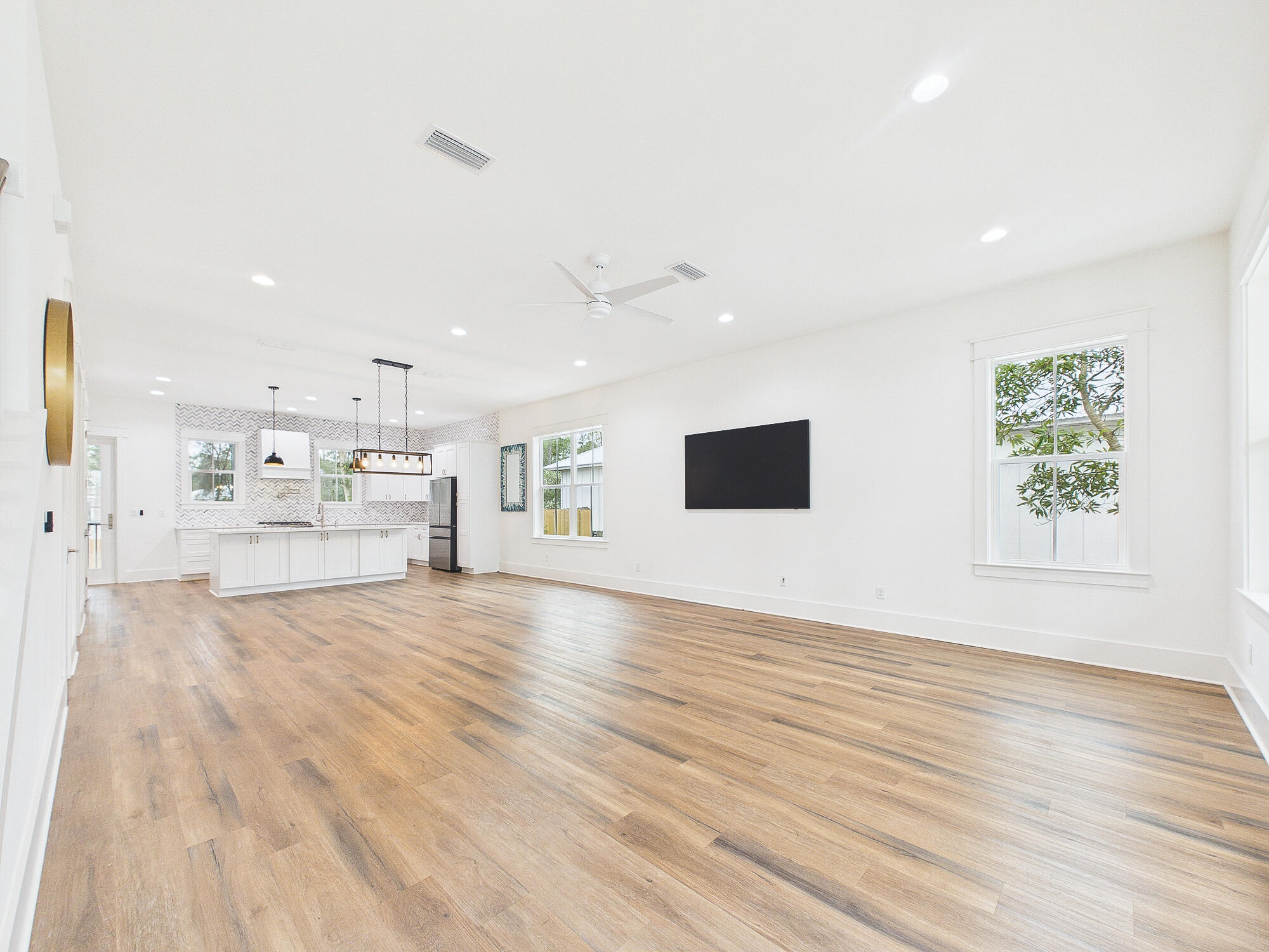 MAGNOLIA BEACH - Residential