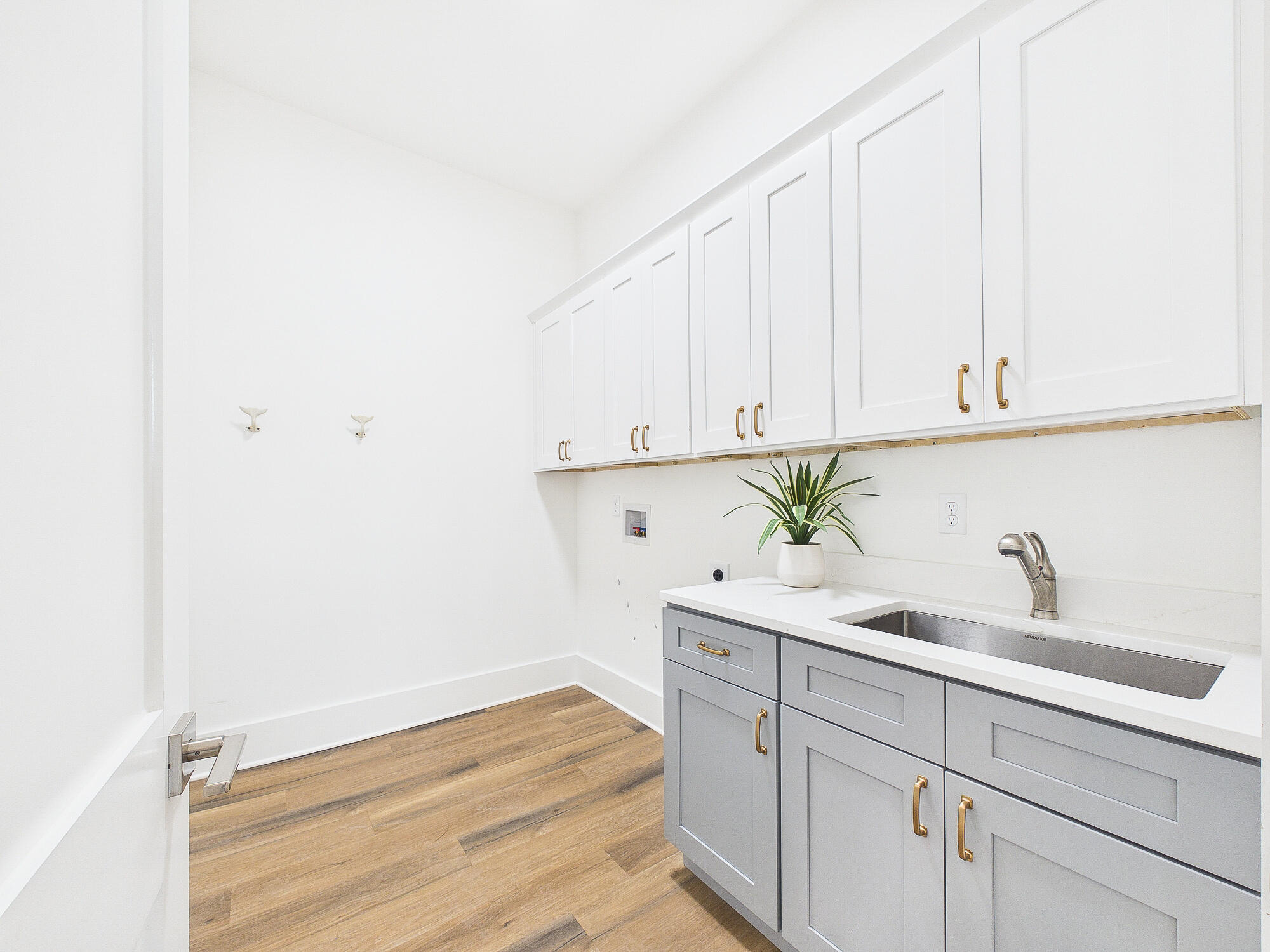 MAGNOLIA BEACH - Residential