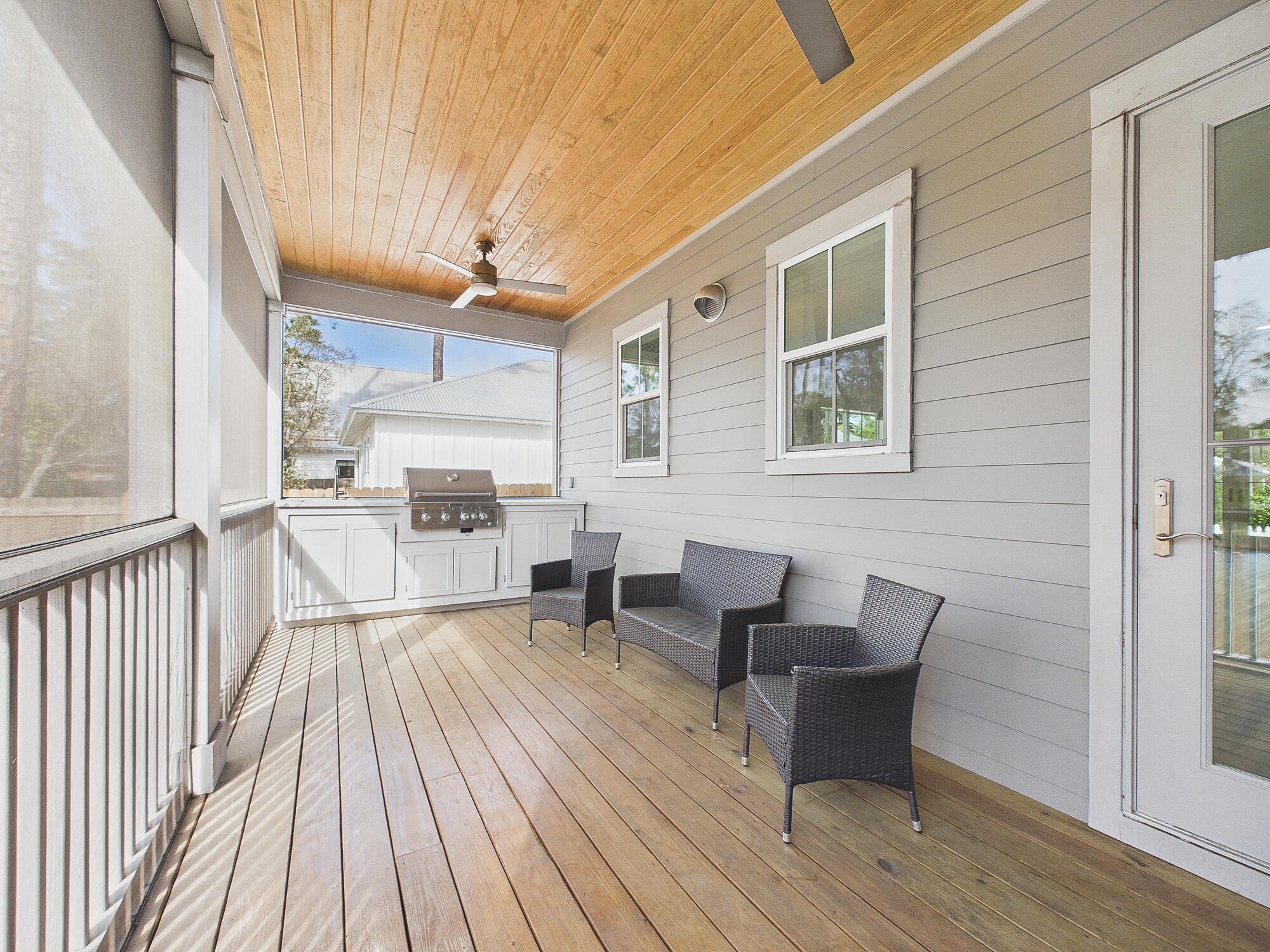 MAGNOLIA BEACH - Residential