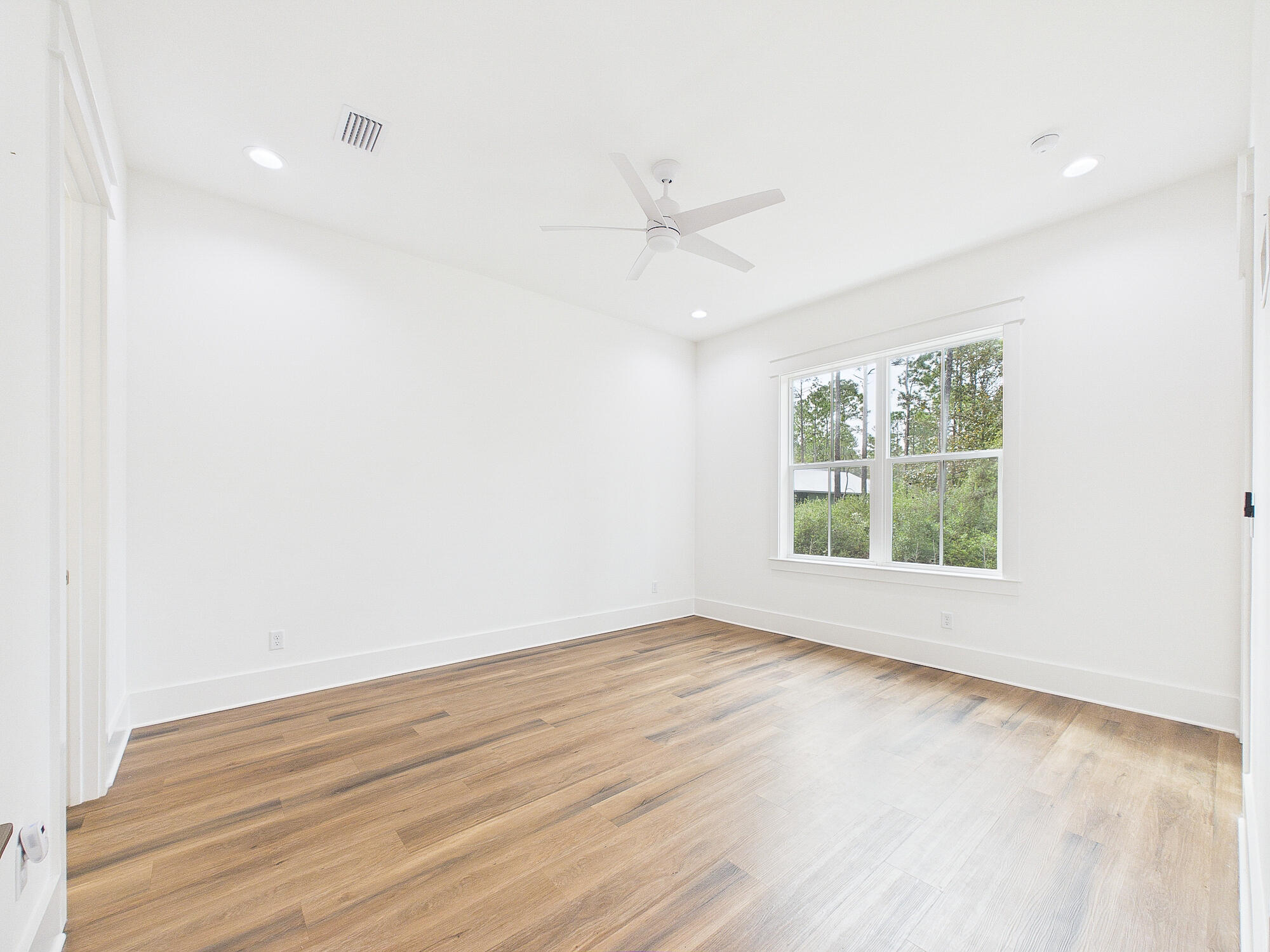 MAGNOLIA BEACH - Residential