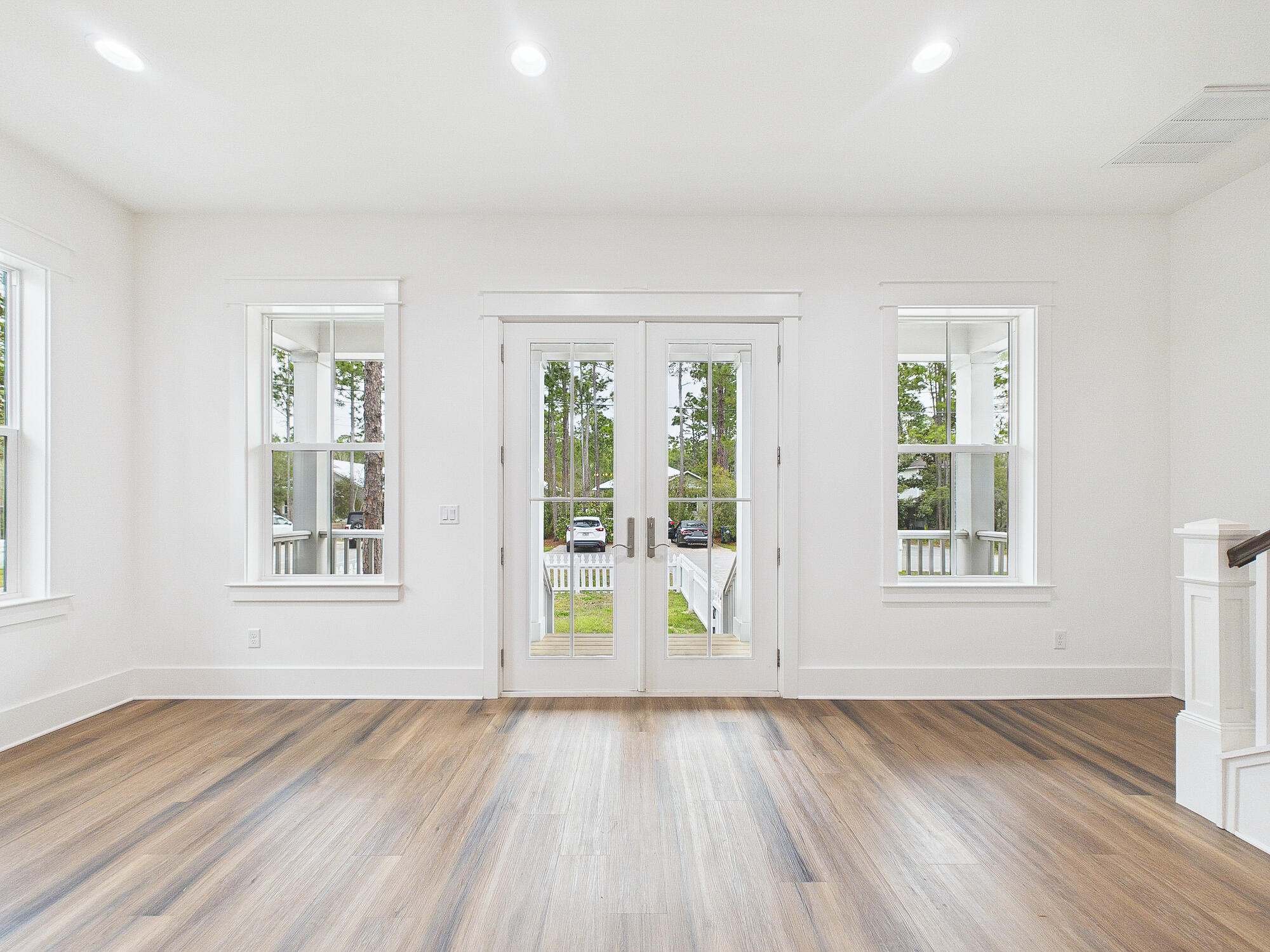 MAGNOLIA BEACH - Residential