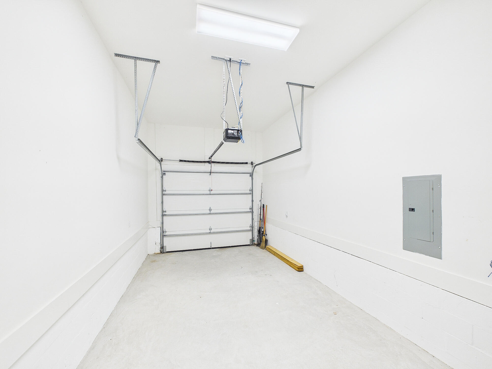 MAGNOLIA BEACH - Residential