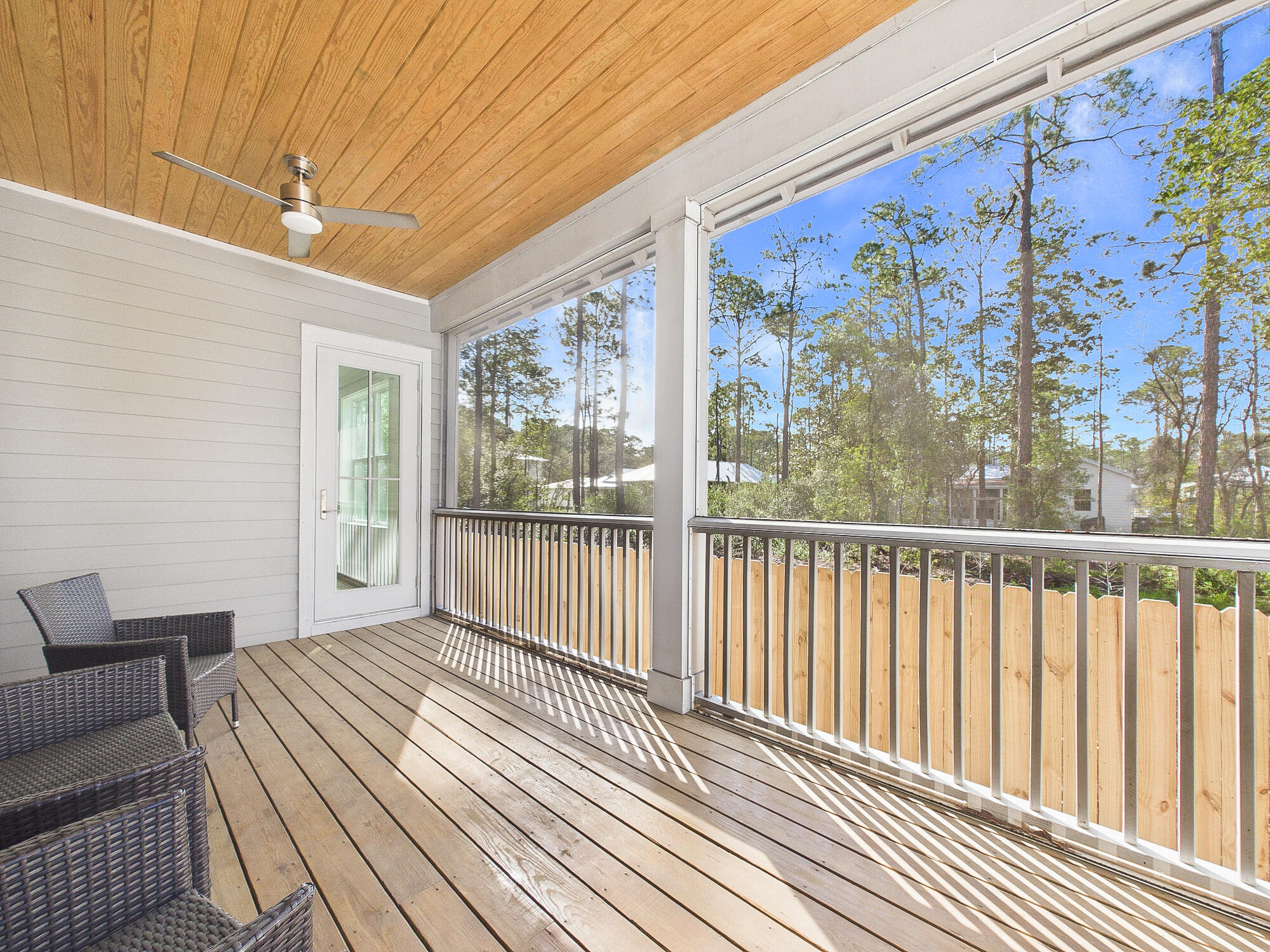 MAGNOLIA BEACH - Residential