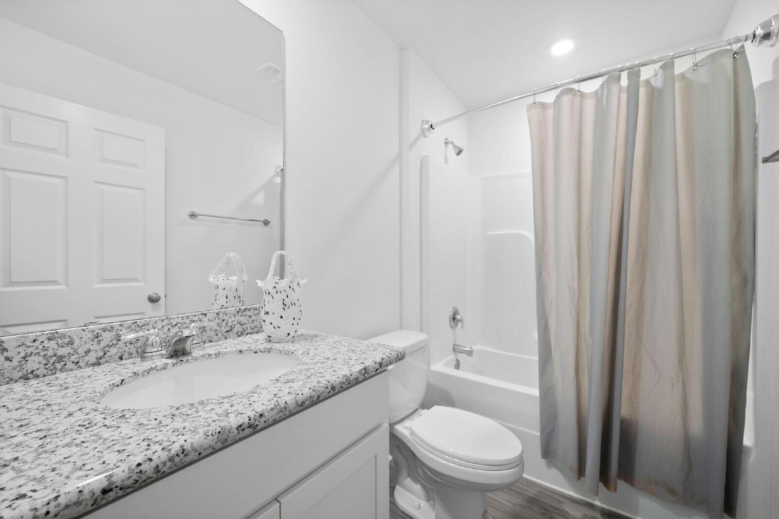 RIVERWALK - Residential Lease