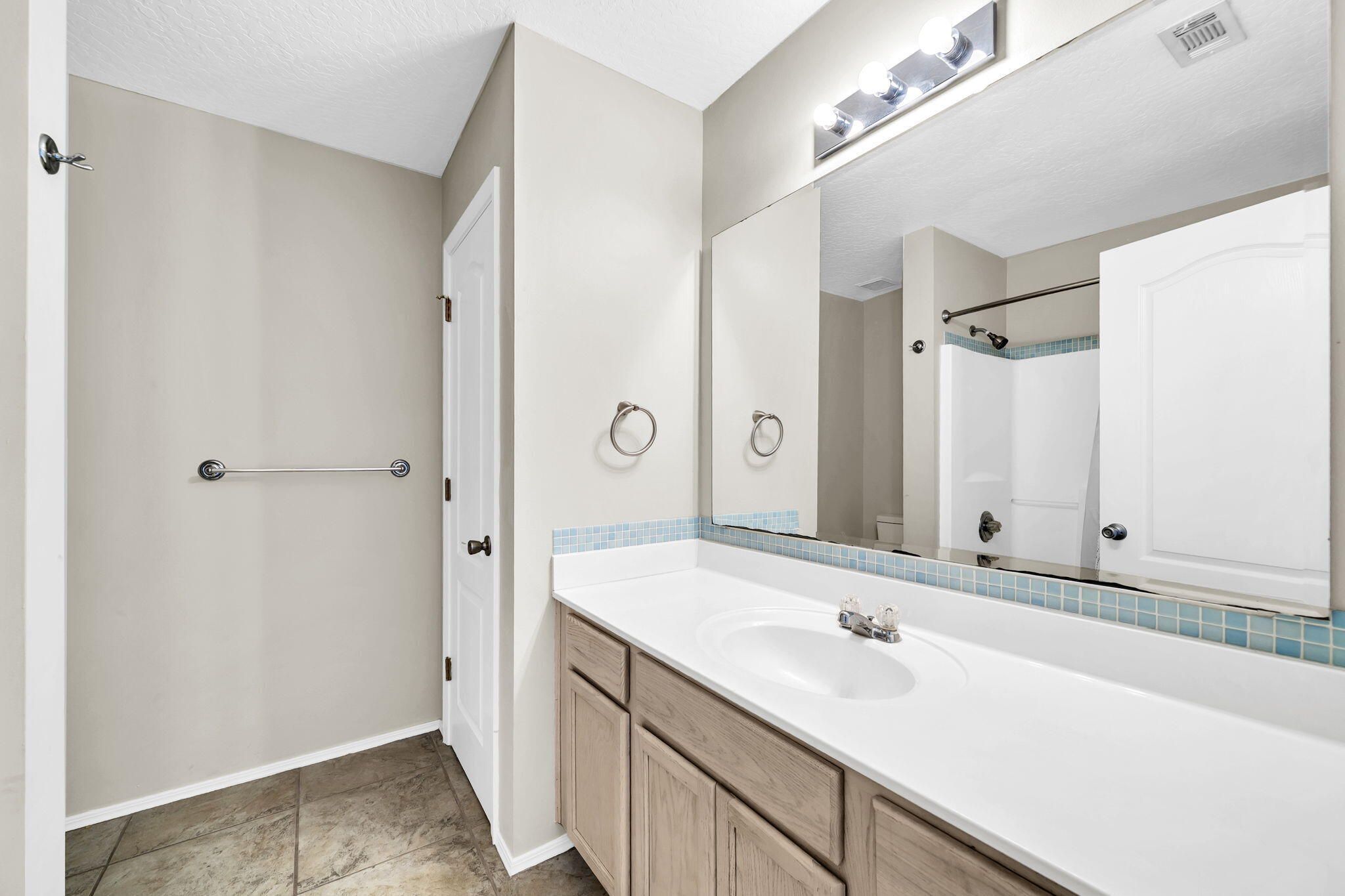 SHAY LIN T/H - Residential Lease