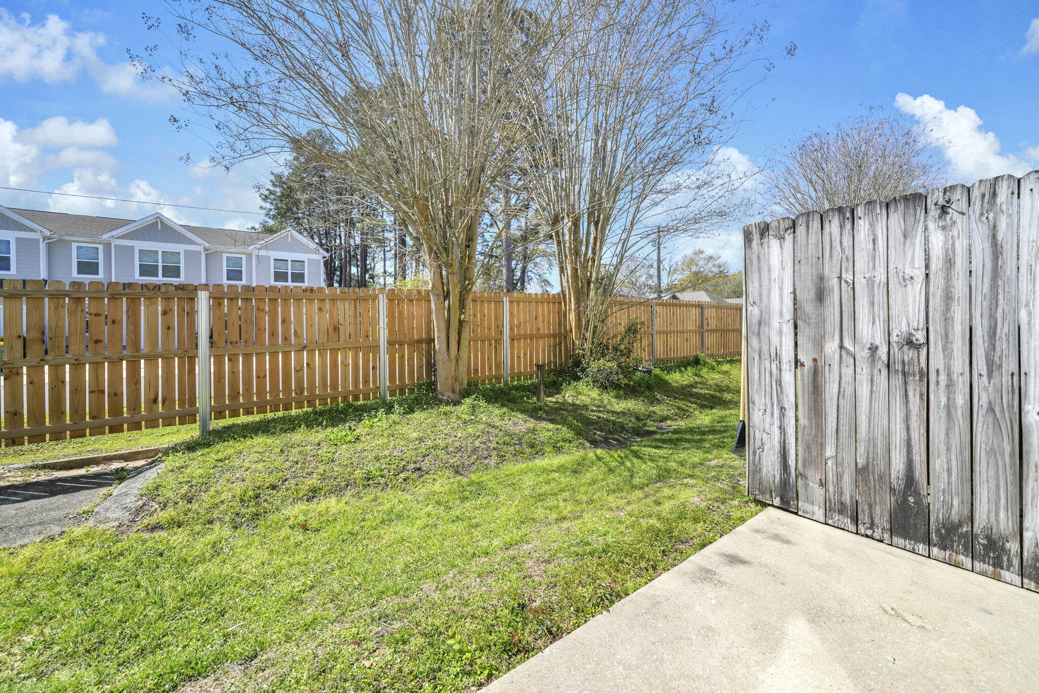 SHAY LIN T/H - Residential Lease