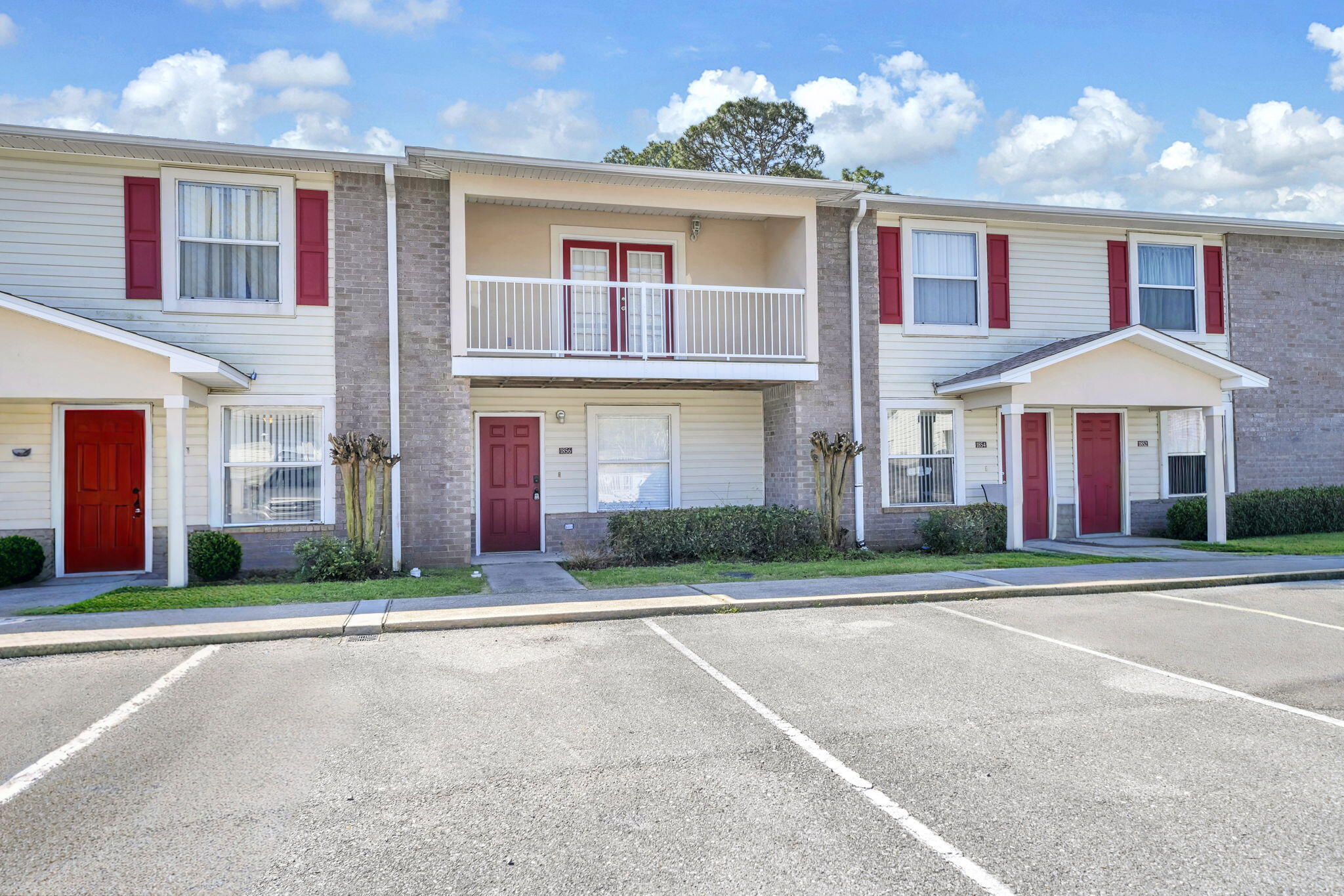 SHAY LIN T/H - Residential Lease