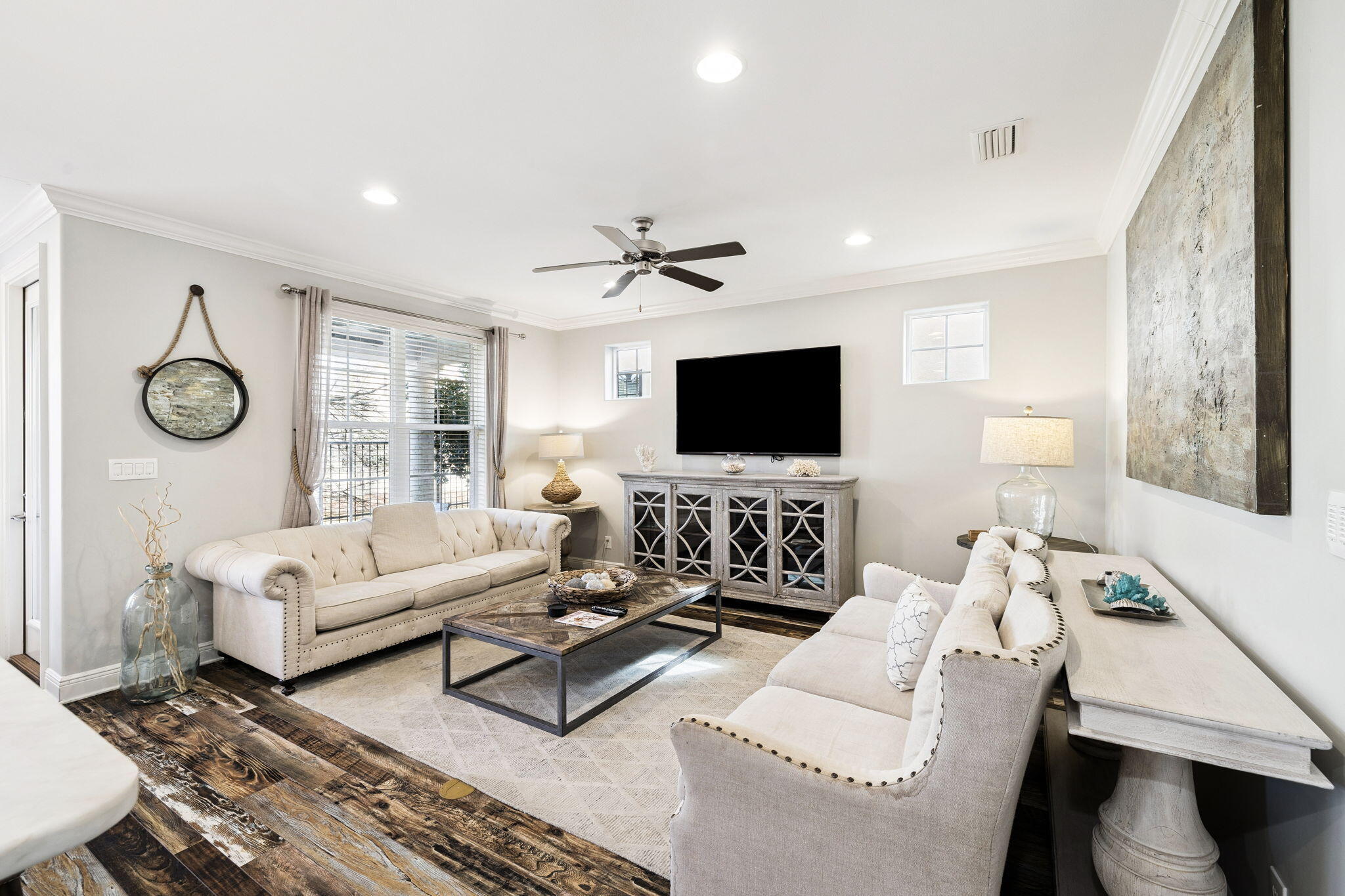 Villa Lago - Residential