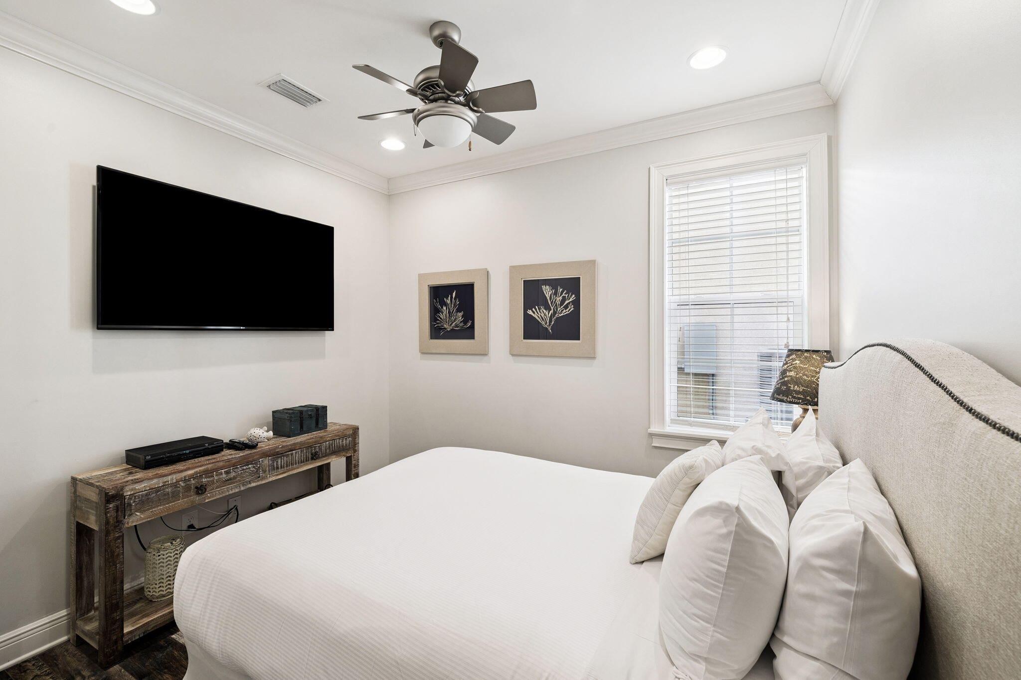 Villa Lago - Residential