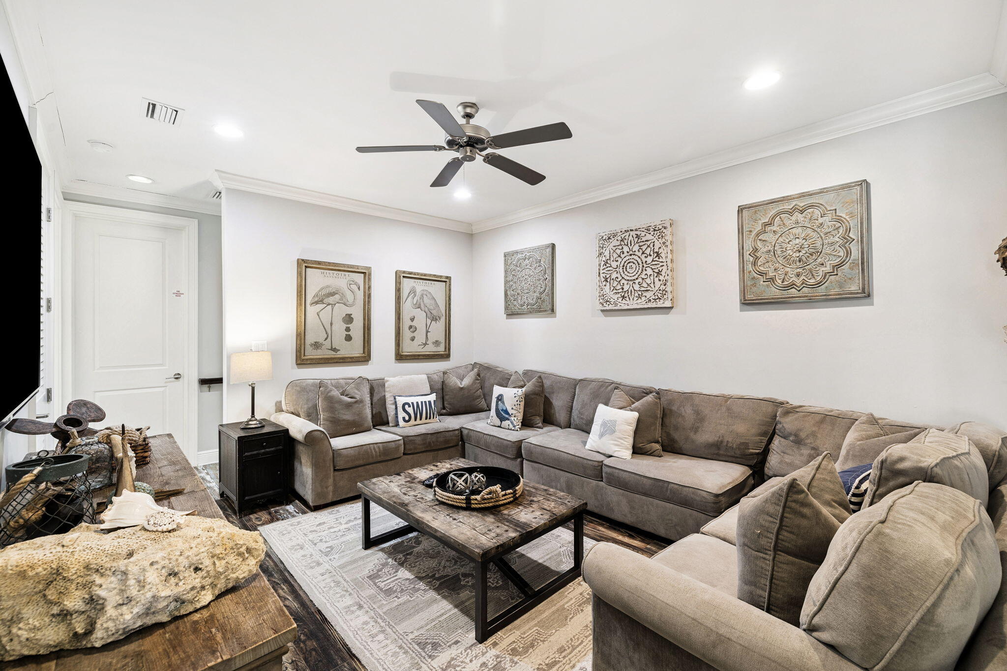 Villa Lago - Residential