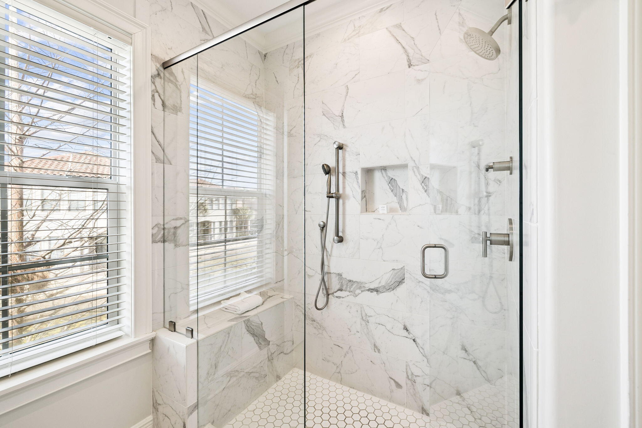 Villa Lago - Residential