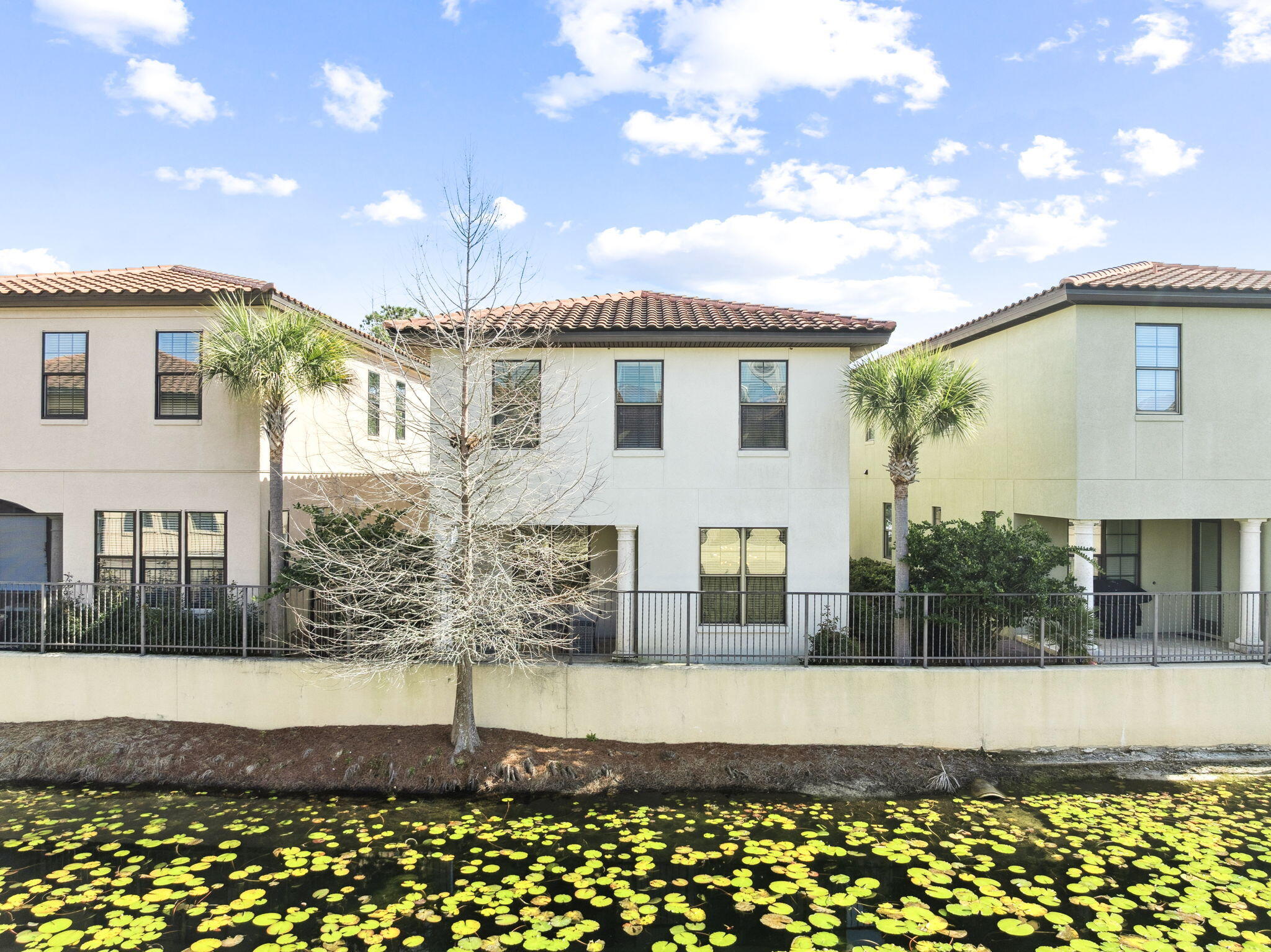 Villa Lago - Residential