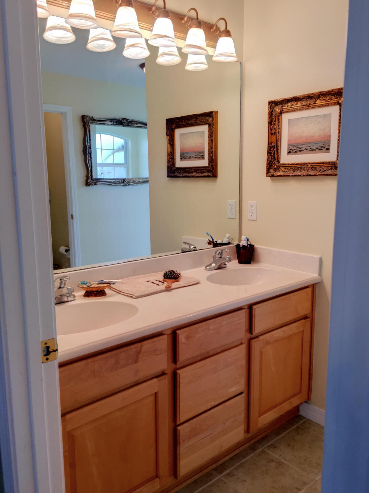 HOLLEY BY THE SEA - Residential