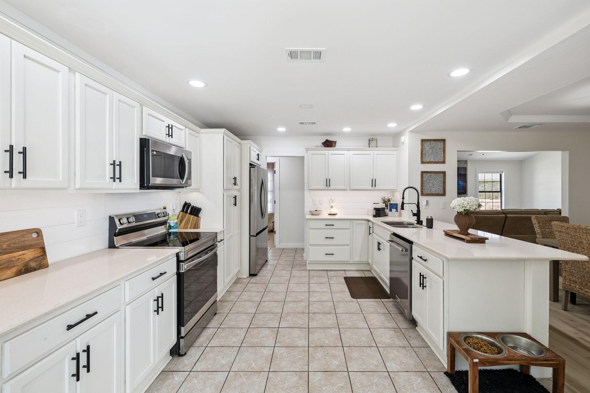 MEADOW WOODS - Residential