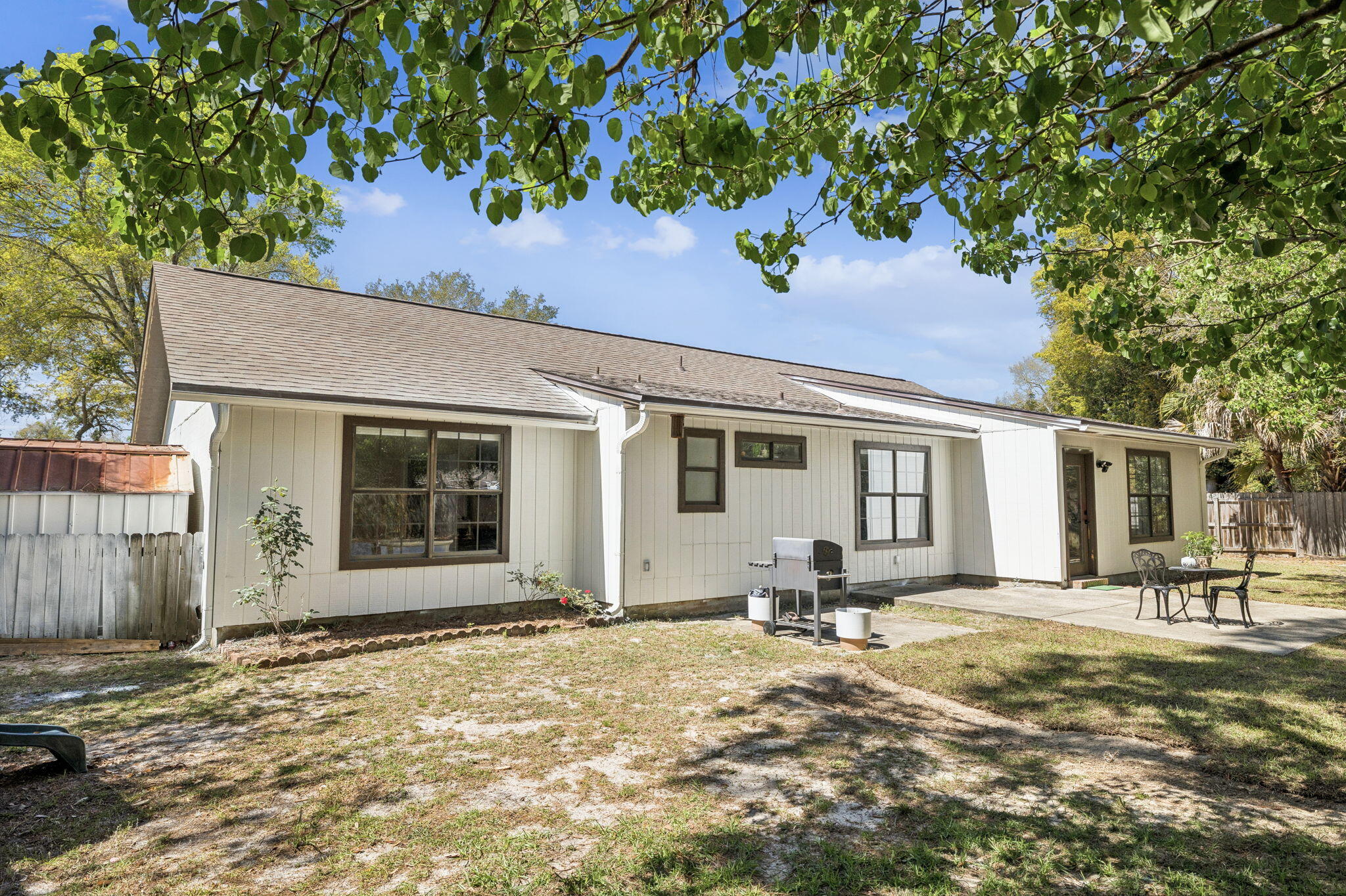 MEADOW WOODS - Residential