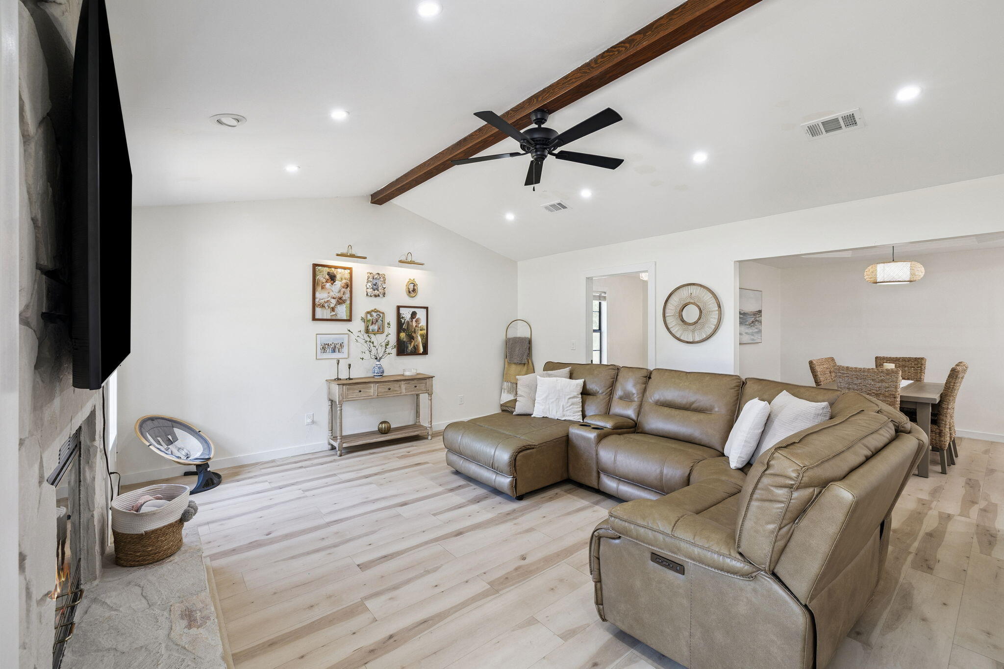 MEADOW WOODS - Residential