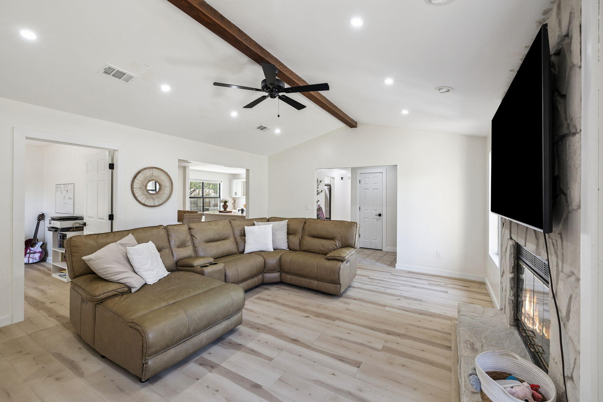 MEADOW WOODS - Residential