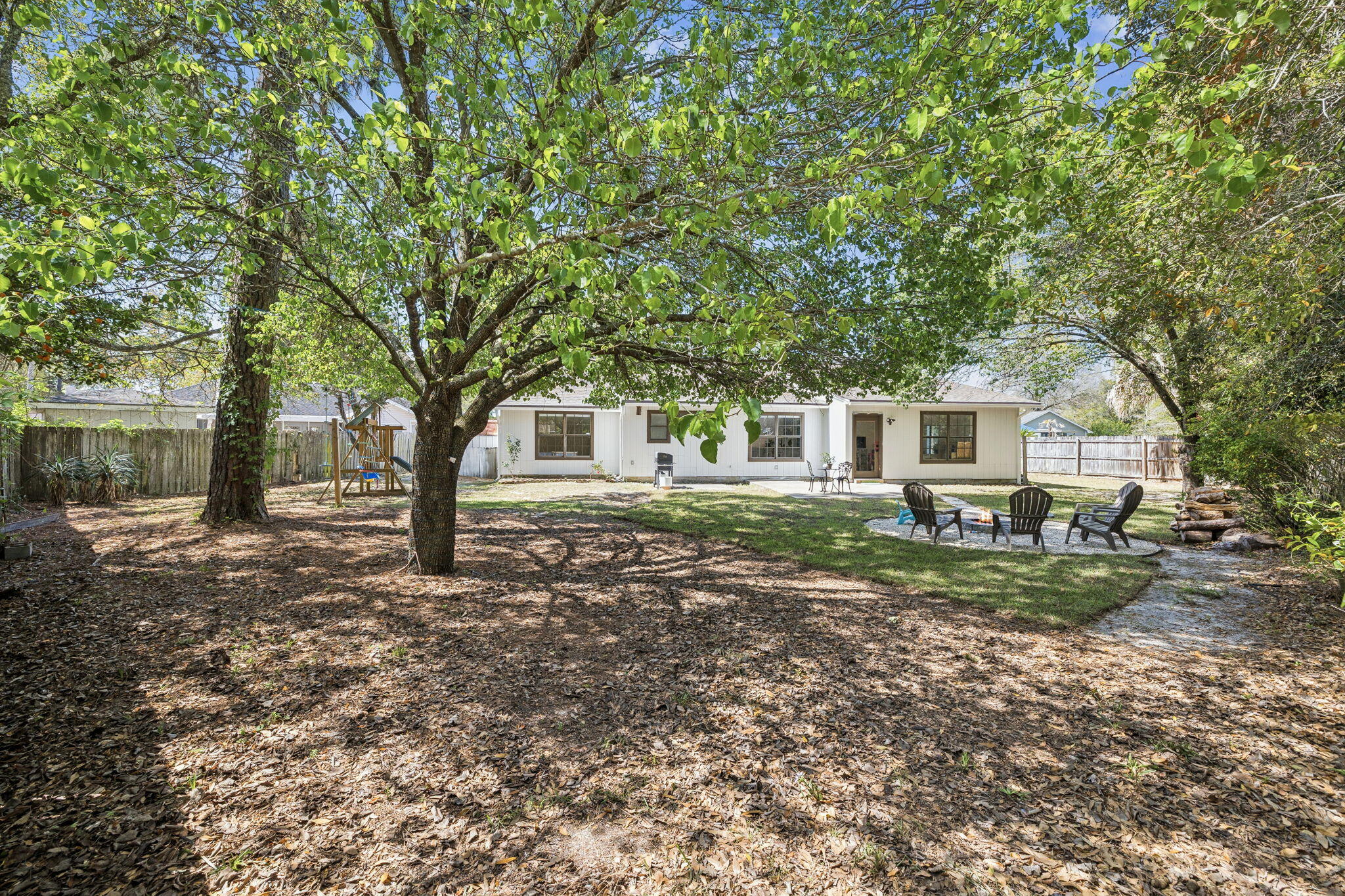 MEADOW WOODS - Residential