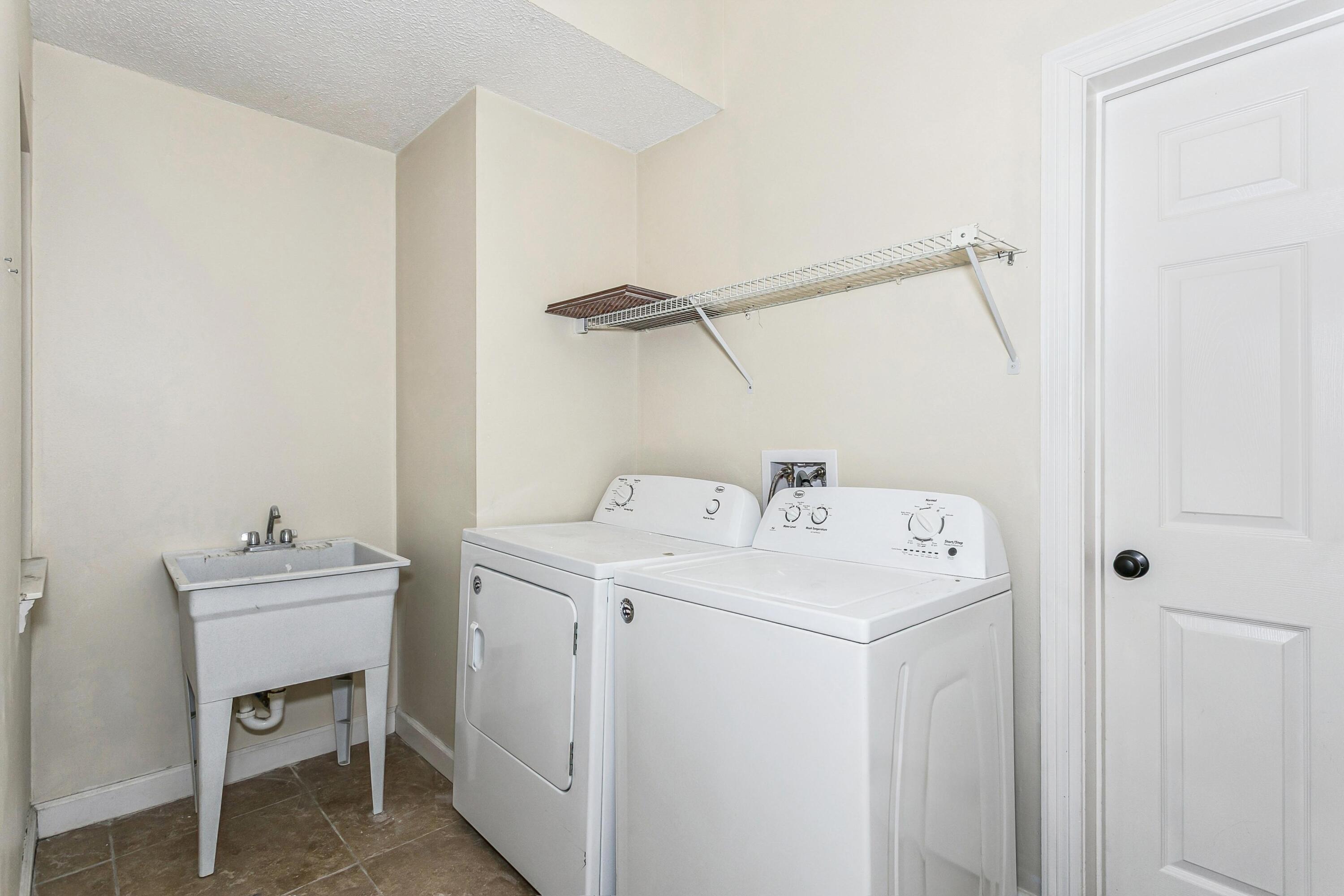 KELL-AIRE GARDENS - Residential