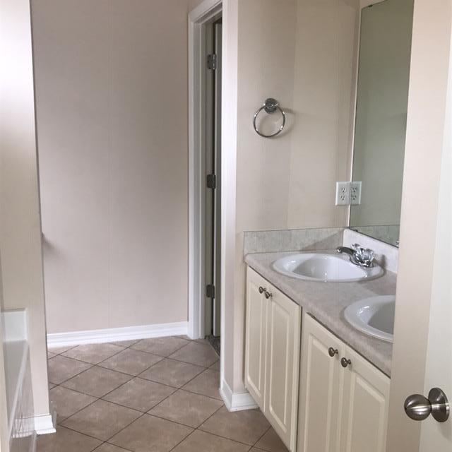 SHADOW LAKES - Residential Lease