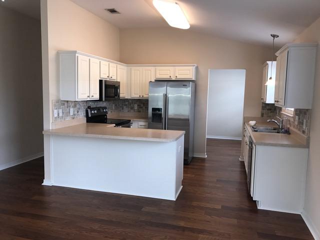 SHADOW LAKES - Residential Lease