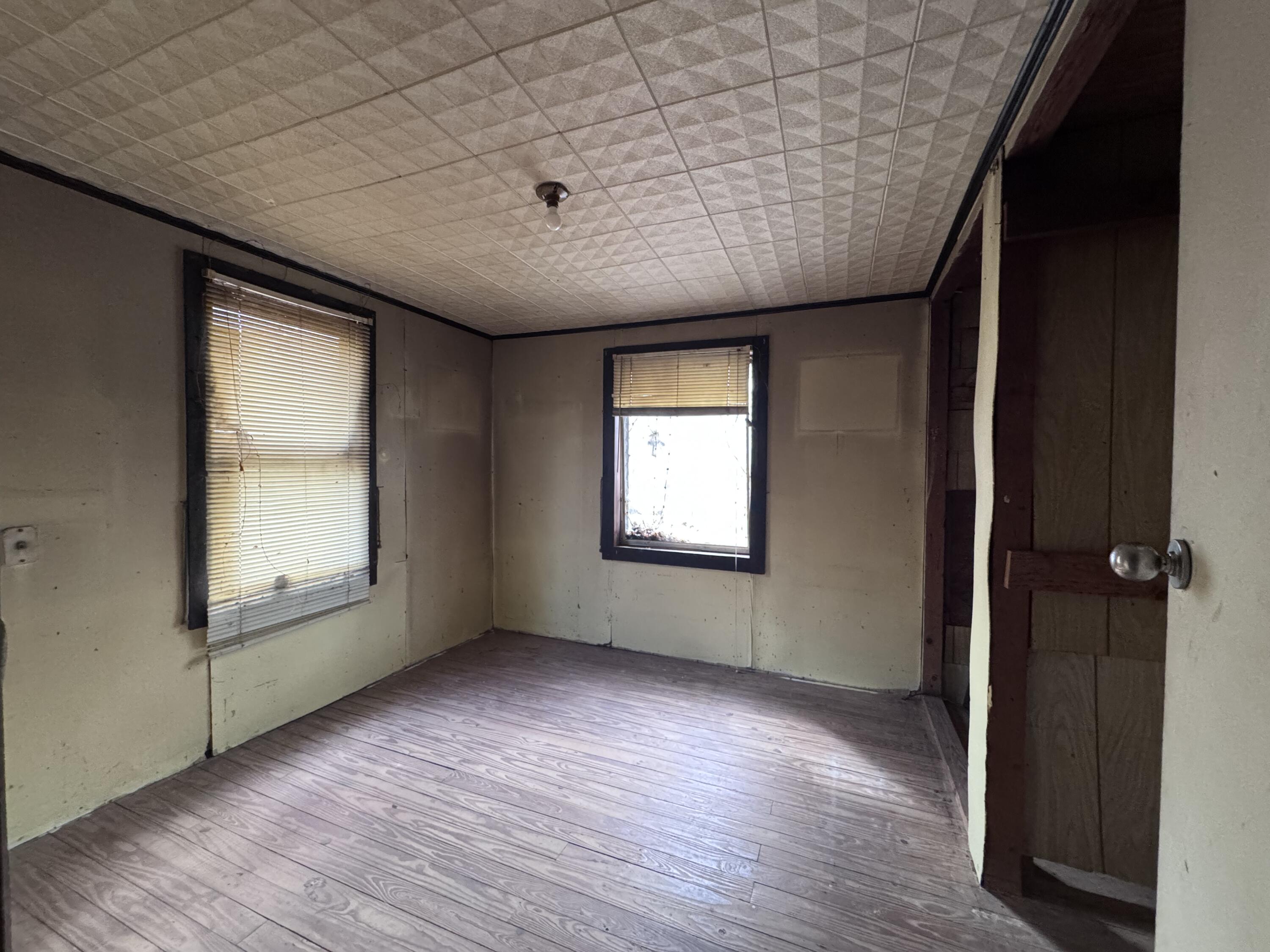 PALM LAKE 2ND ADDN UNREC - Residential