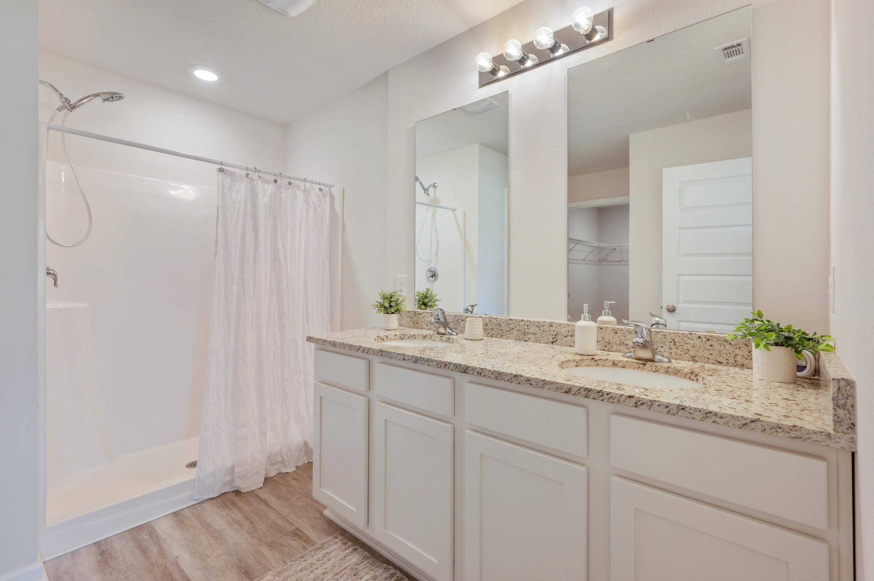 HOMEWOOD EST - Residential