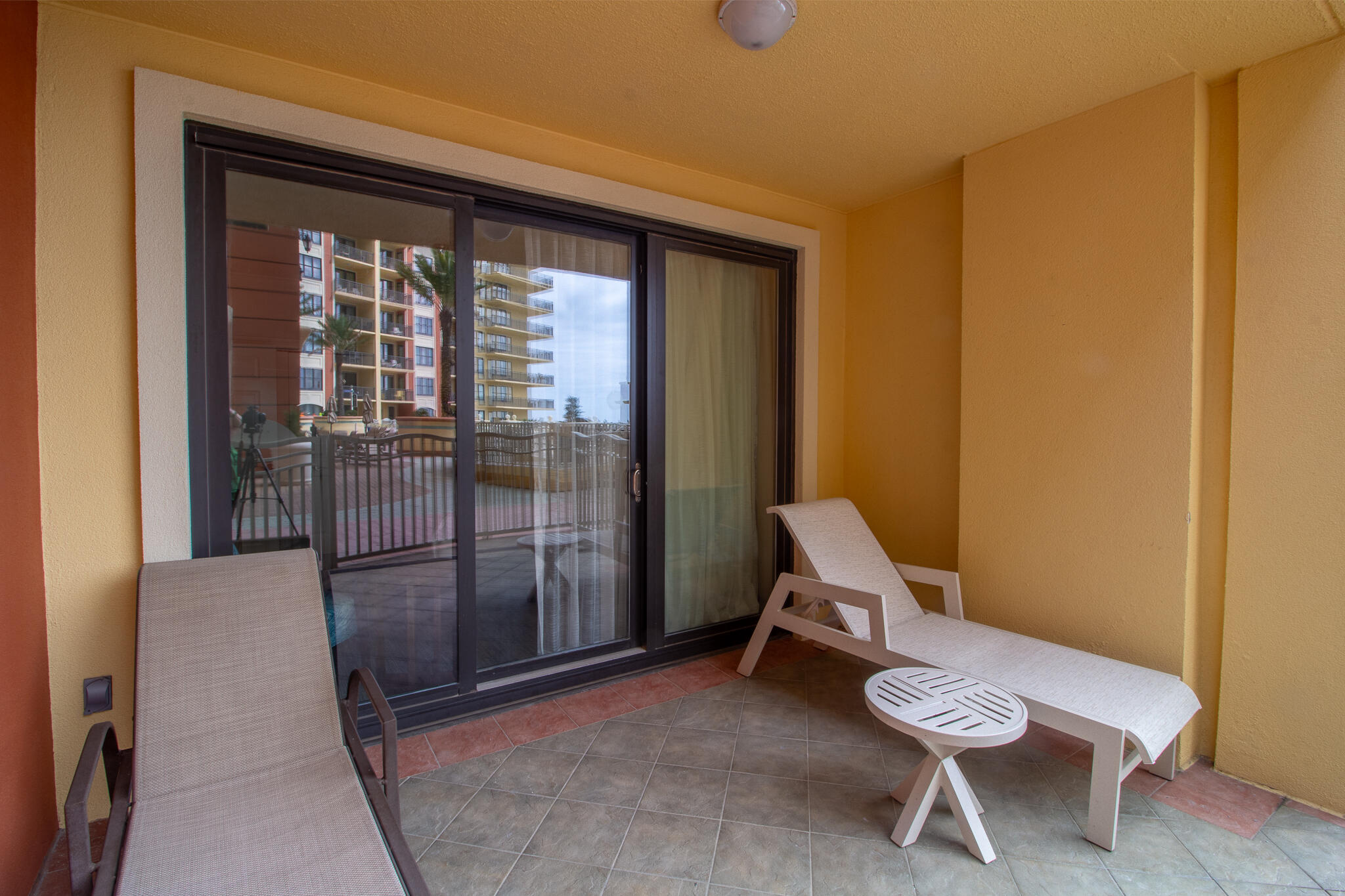 EMERALD GRANDE - Residential