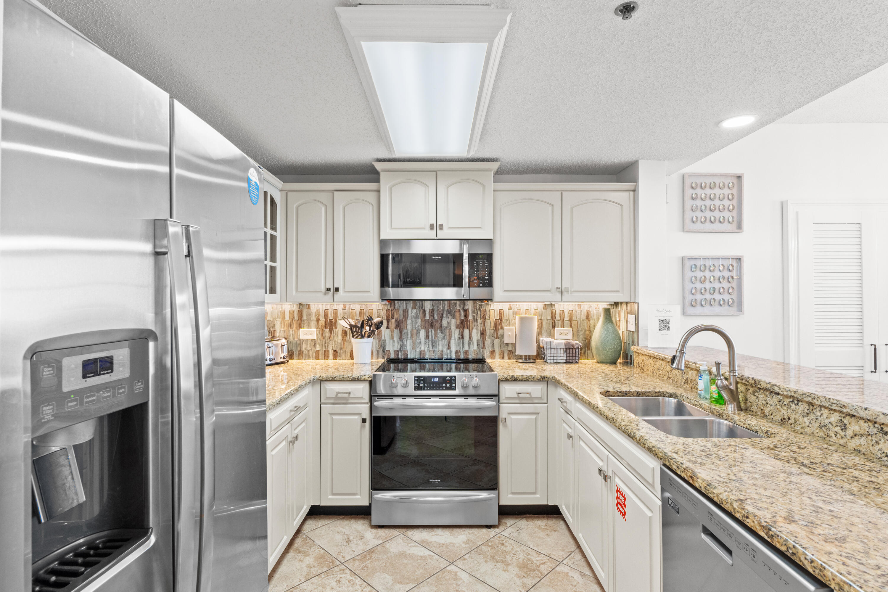 LEEWARD KEY - Residential