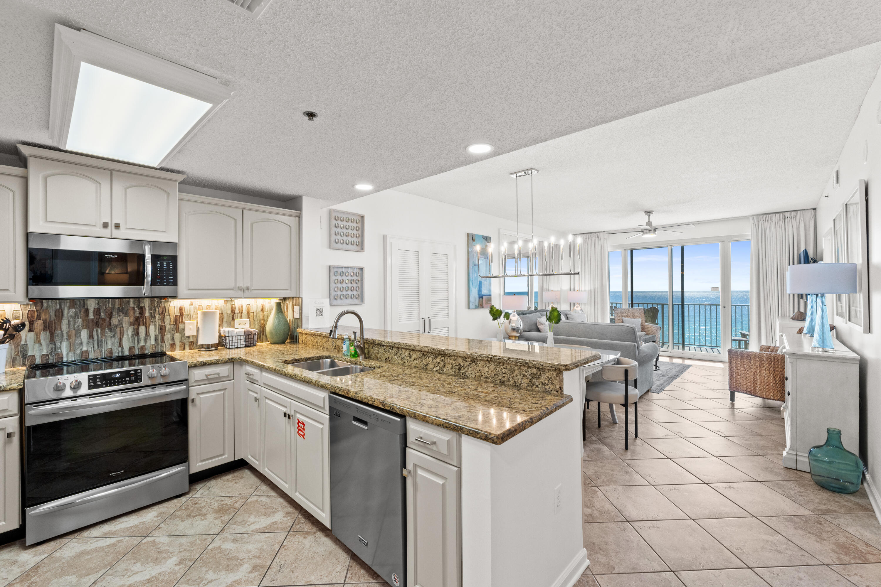 LEEWARD KEY - Residential