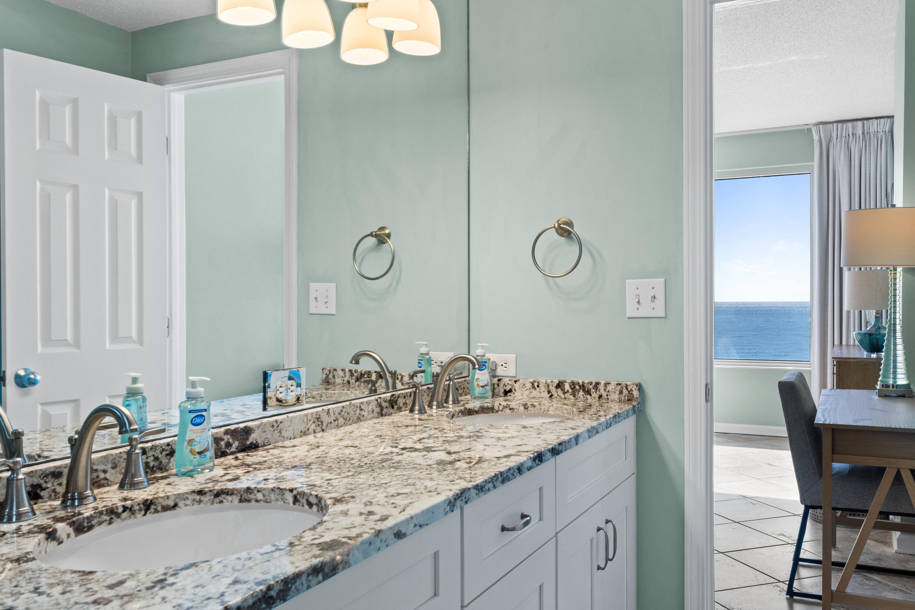LEEWARD KEY - Residential