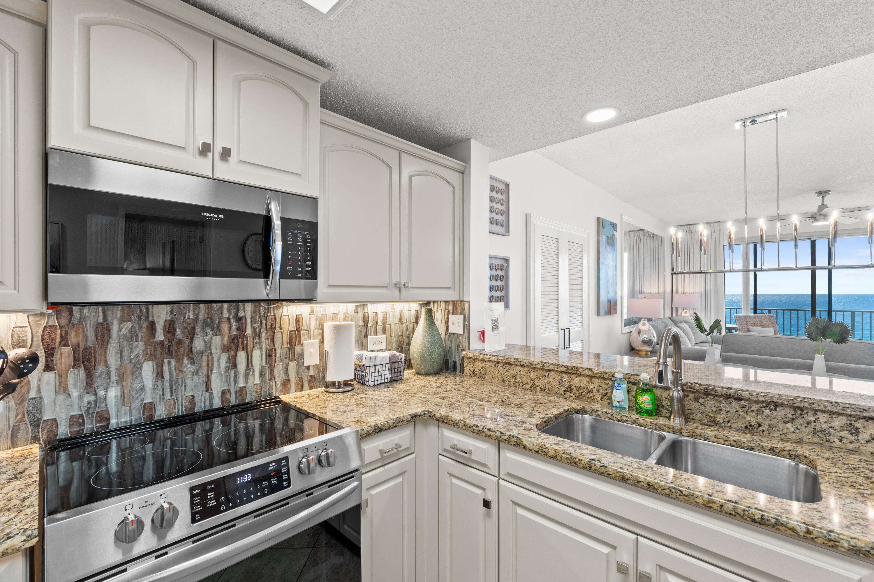 LEEWARD KEY - Residential
