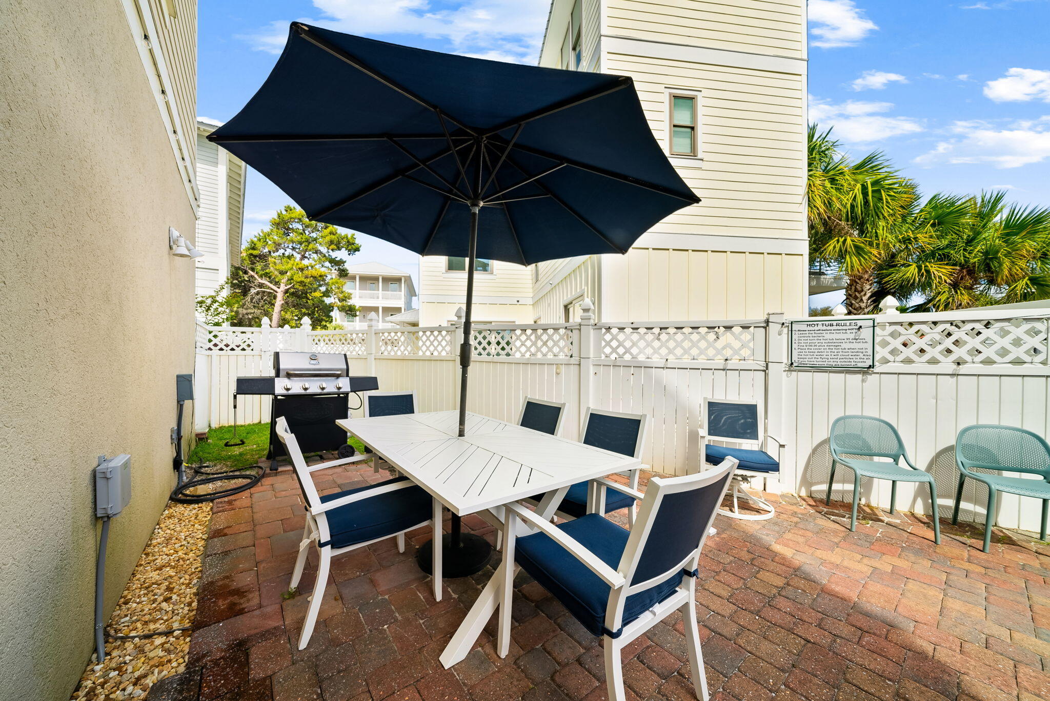 EMERALD WATERS VILLAGE - Residential