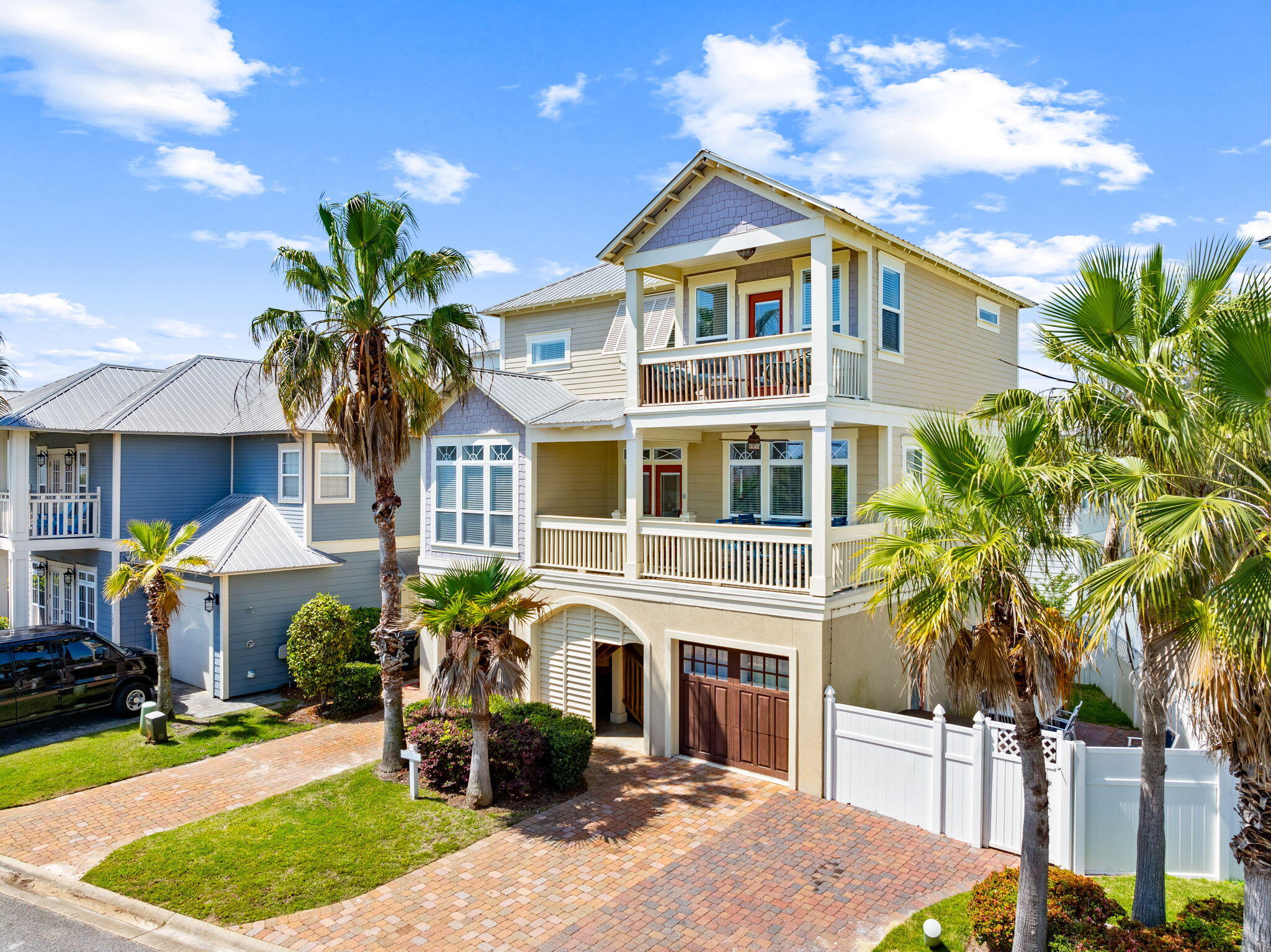 EMERALD WATERS VILLAGE - Residential