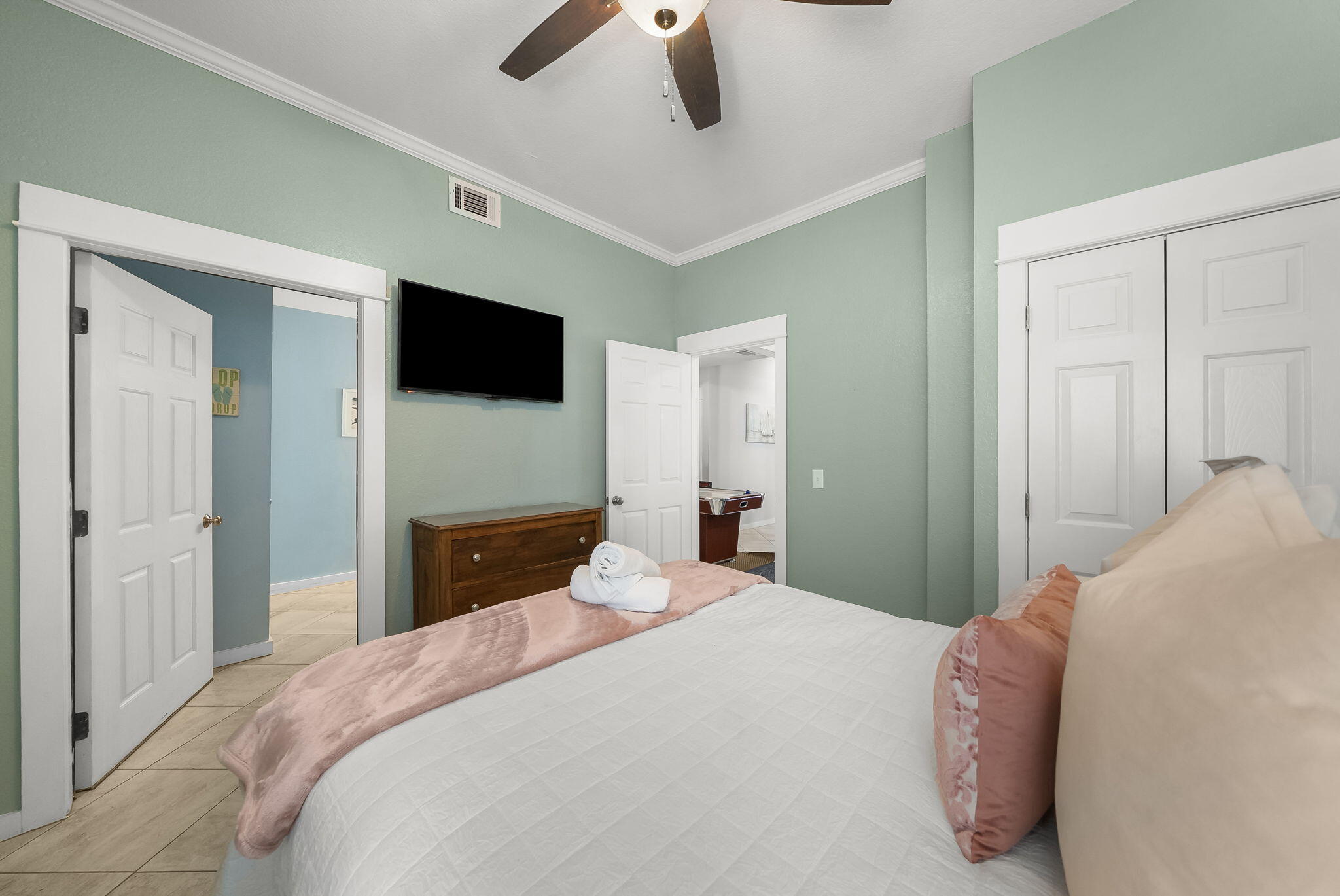 EMERALD WATERS VILLAGE - Residential