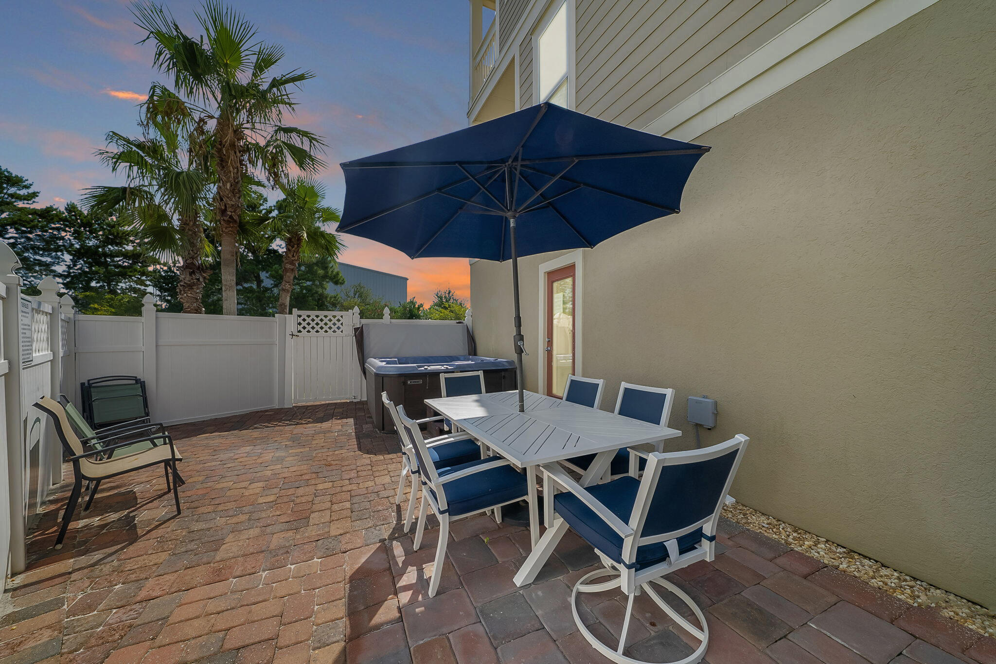 EMERALD WATERS VILLAGE - Residential