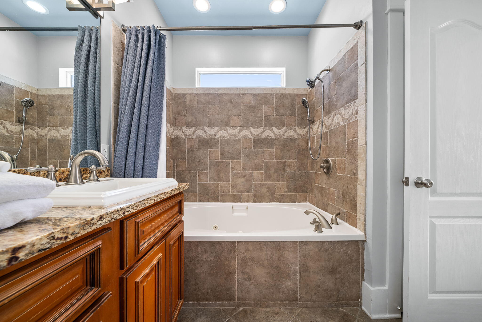 EMERALD WATERS VILLAGE - Residential