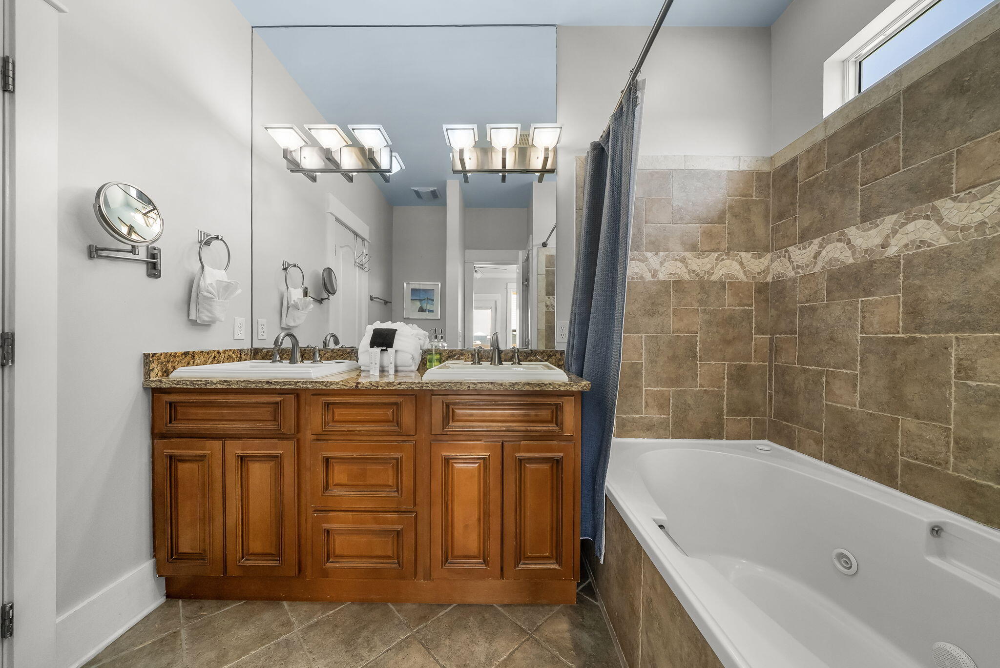 EMERALD WATERS VILLAGE - Residential