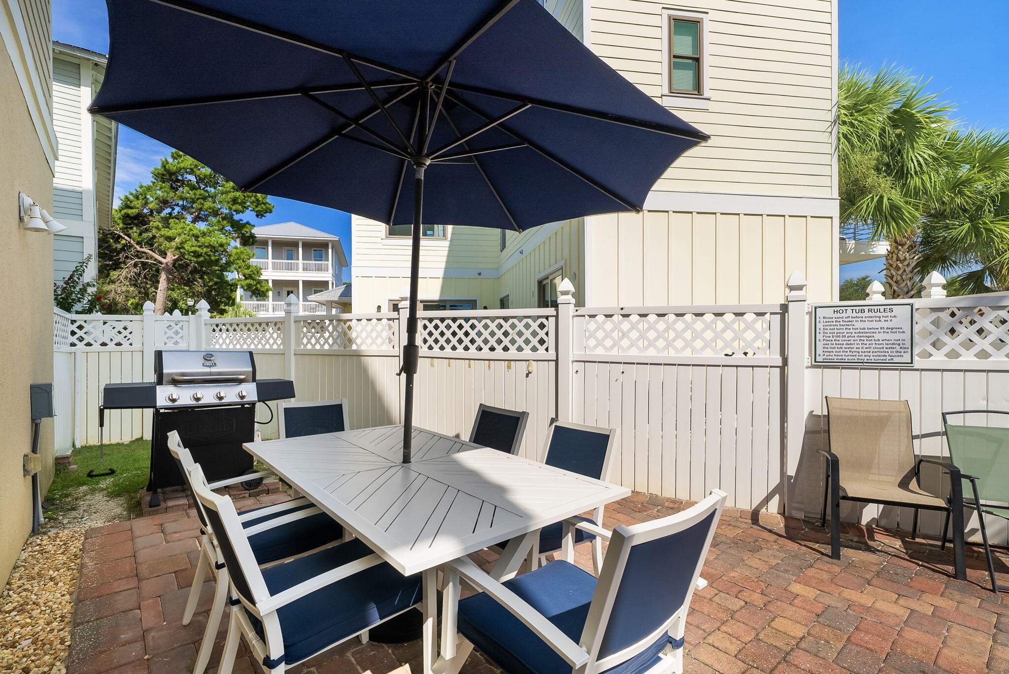 EMERALD WATERS VILLAGE - Residential