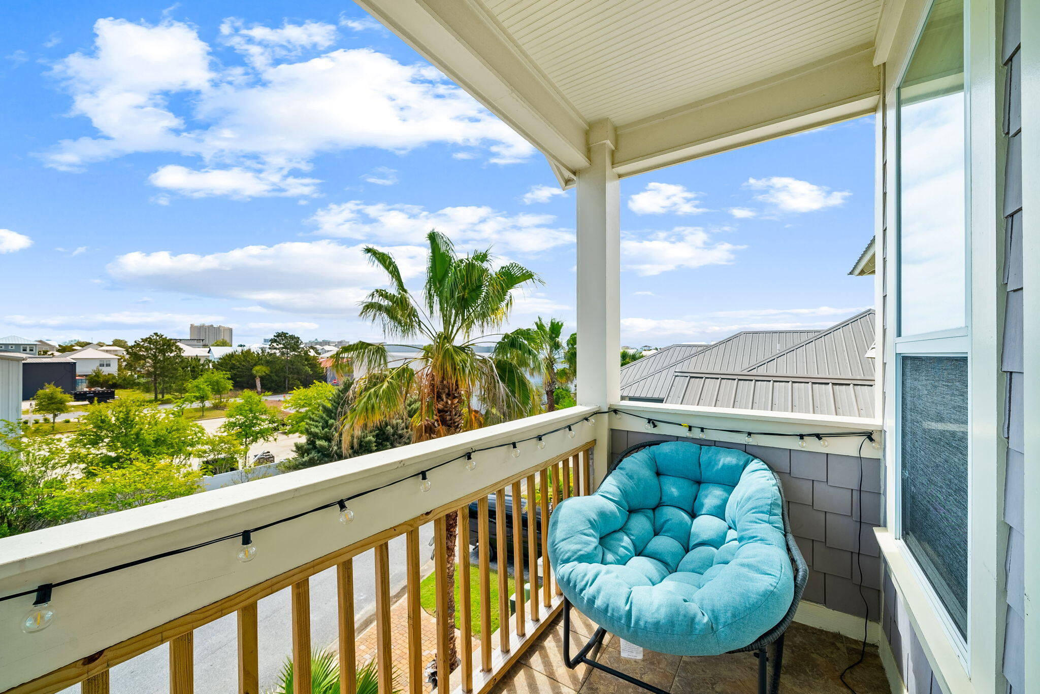 EMERALD WATERS VILLAGE - Residential