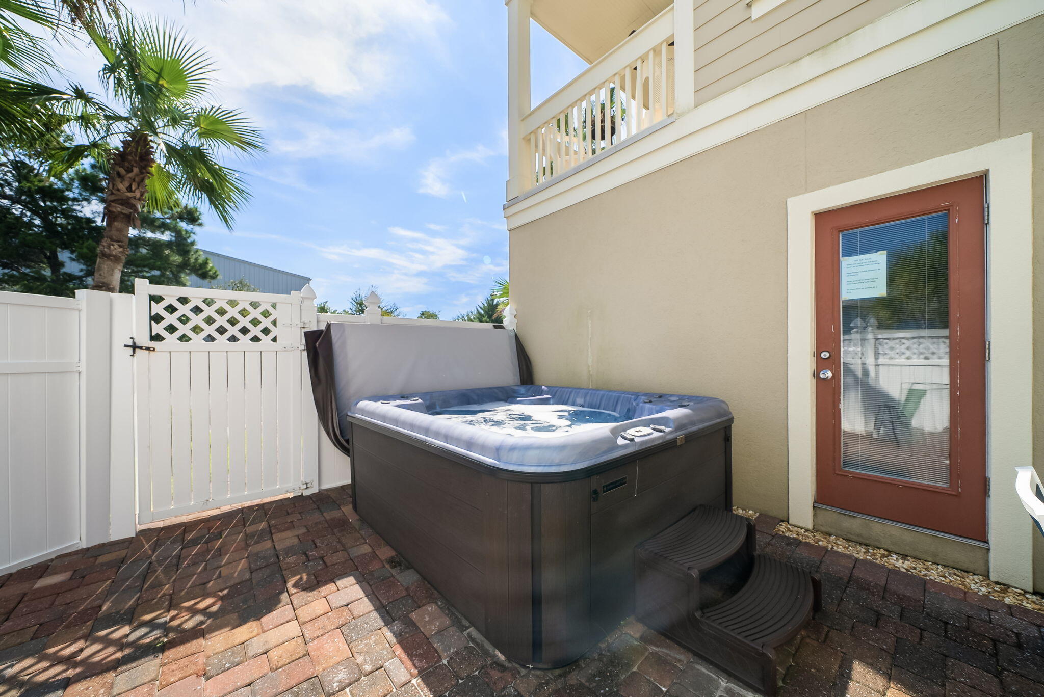 EMERALD WATERS VILLAGE - Residential