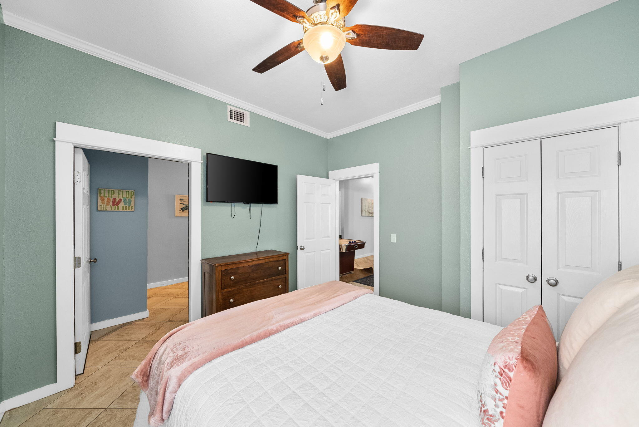 EMERALD WATERS VILLAGE - Residential