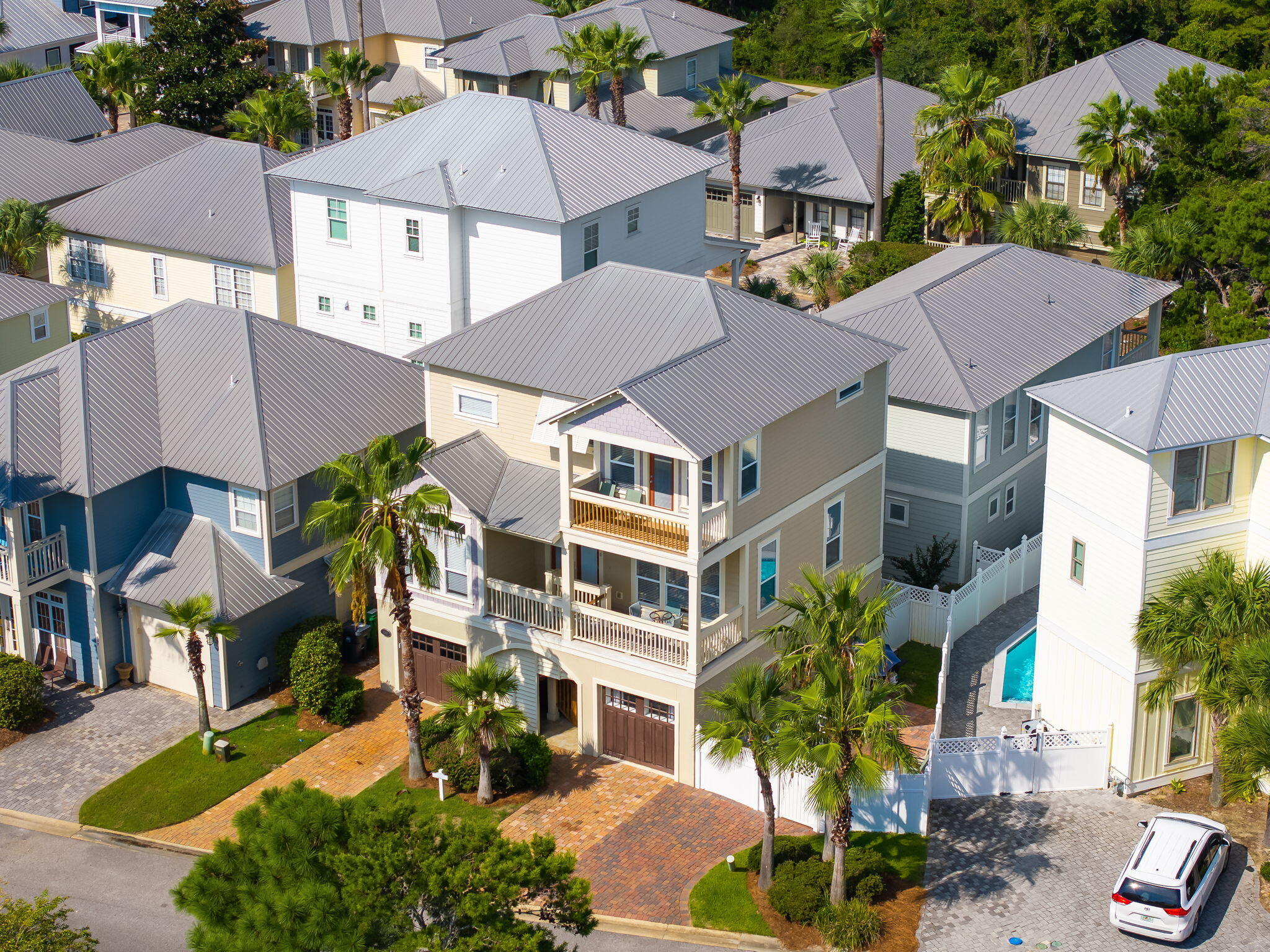 EMERALD WATERS VILLAGE - Residential