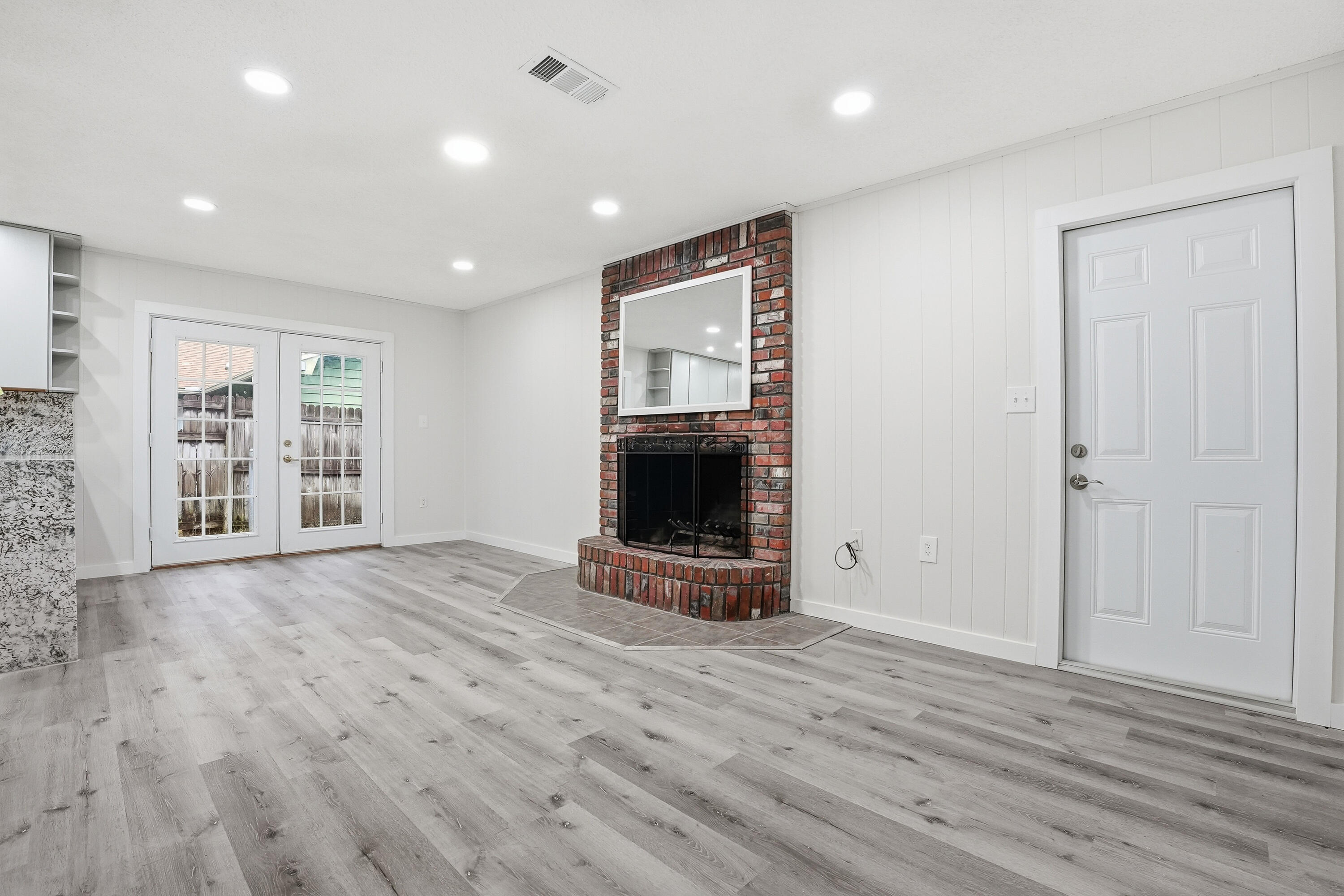 Casa Loma - Residential