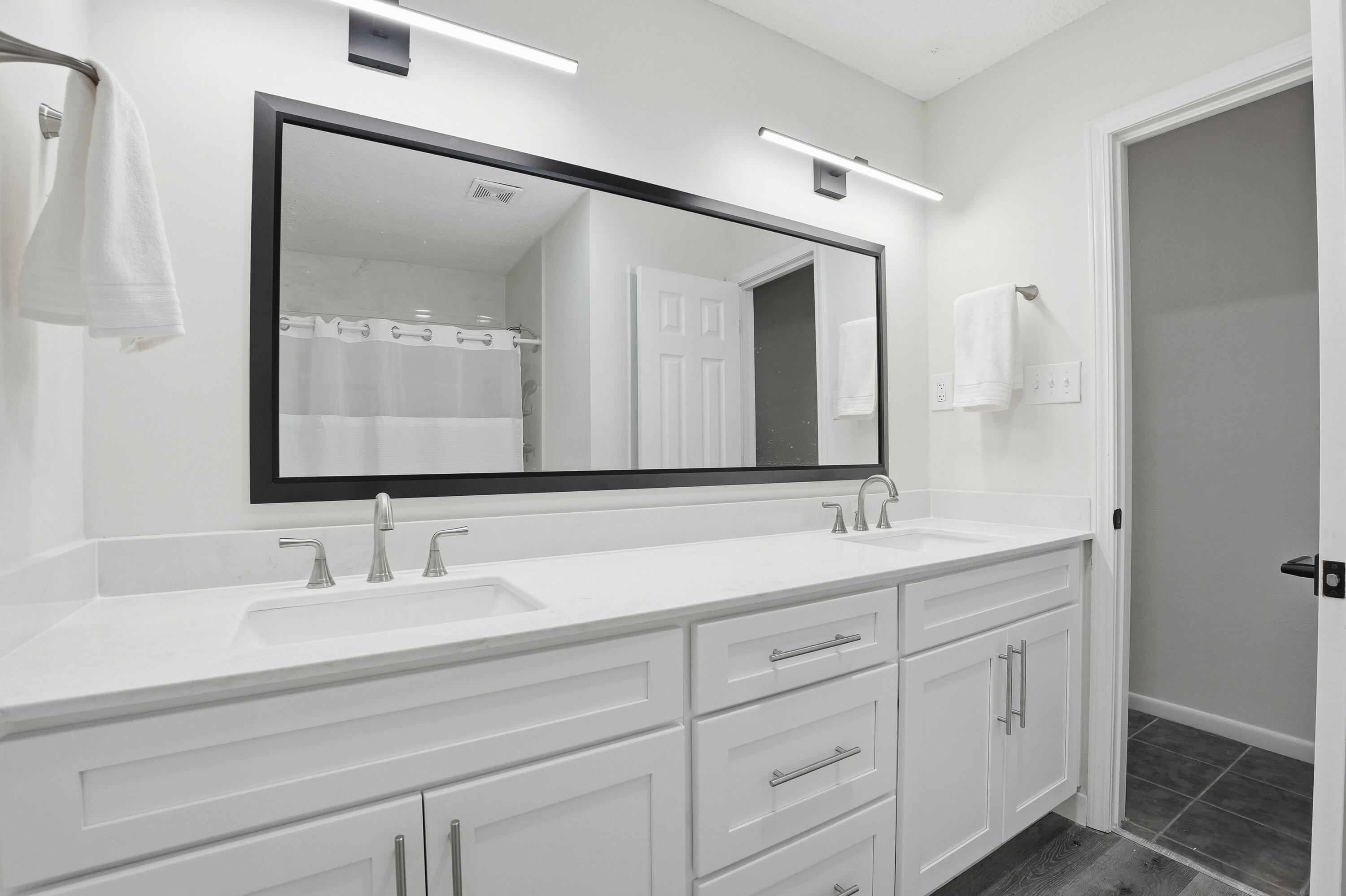 Casa Loma - Residential