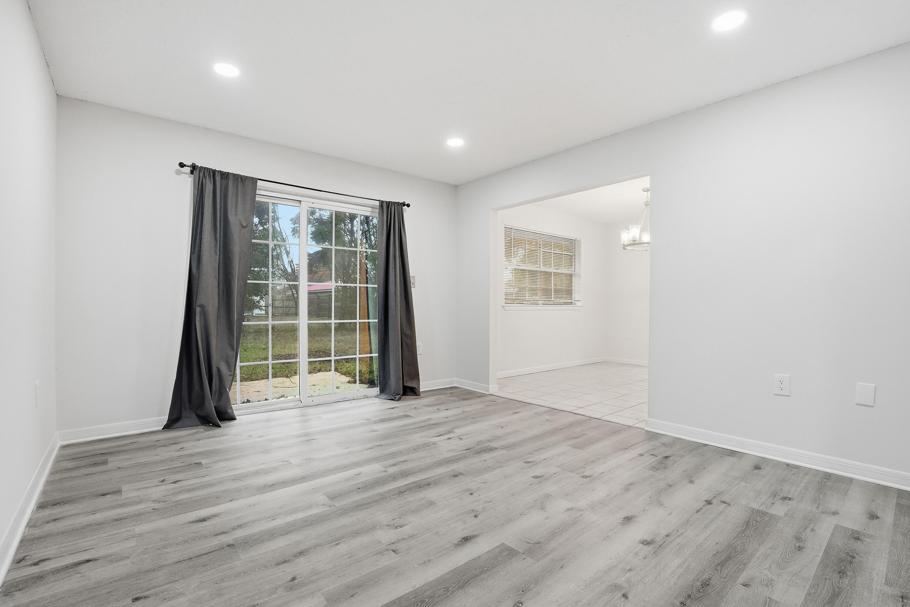 Casa Loma - Residential