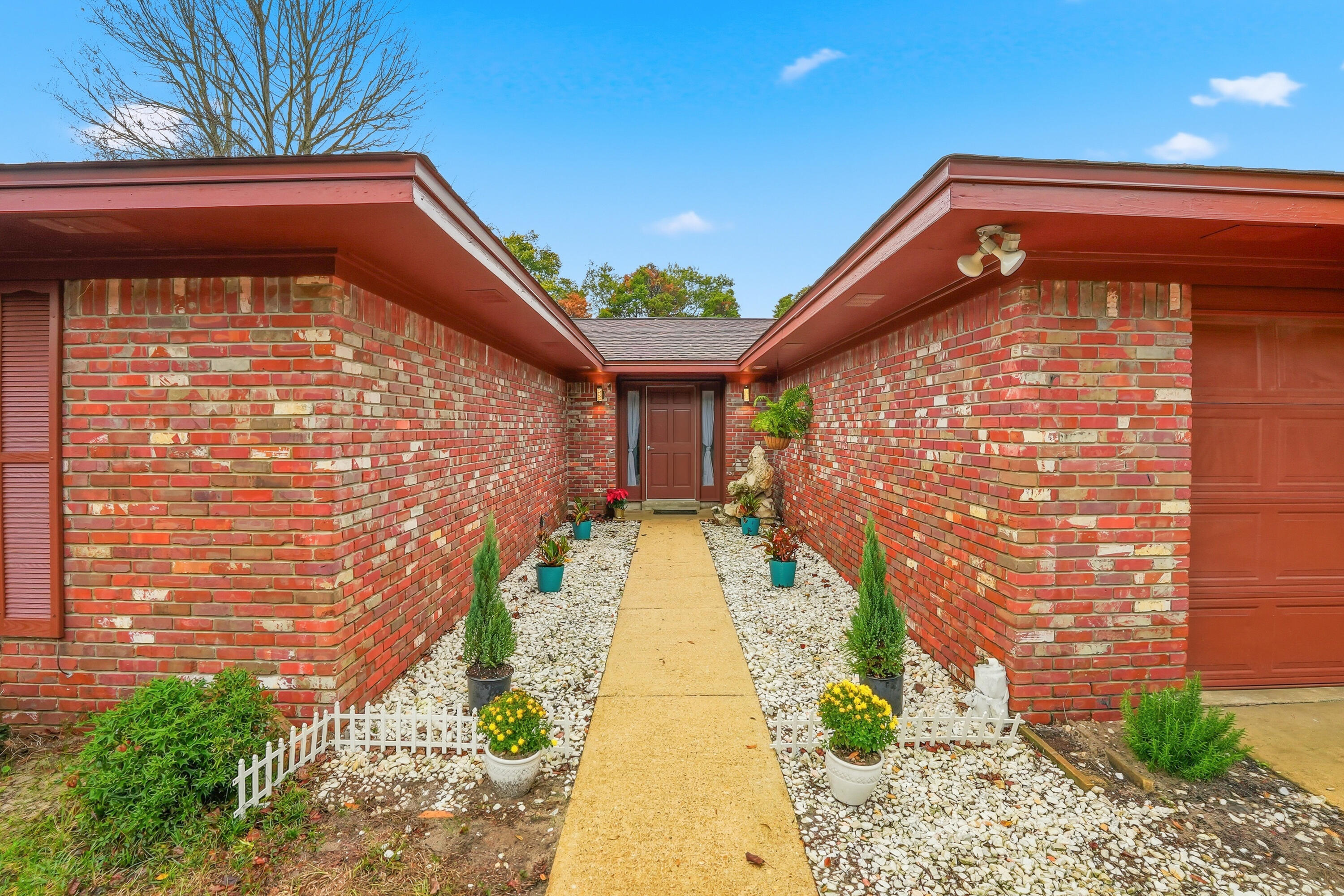 Casa Loma - Residential